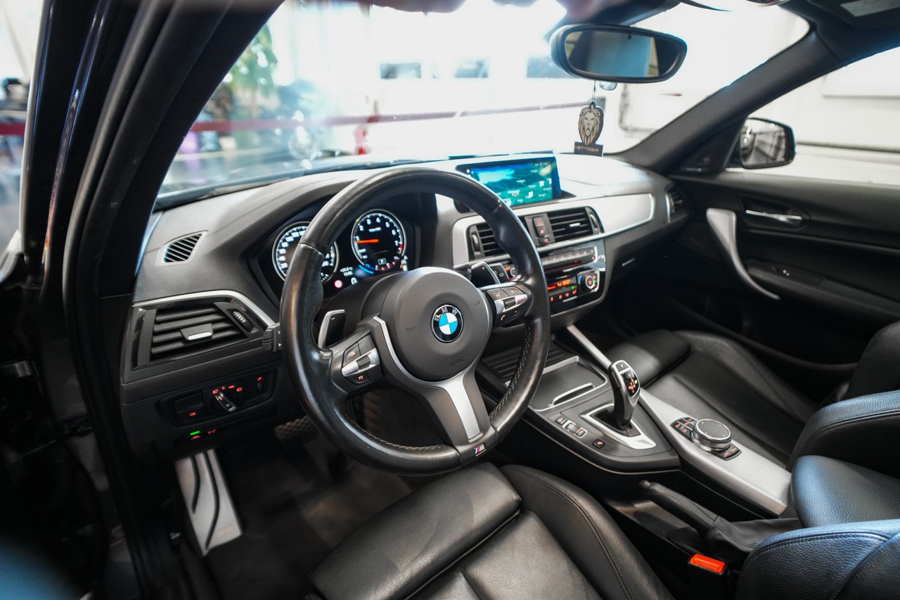 BMW M140i xDrive Steptronic-image-10