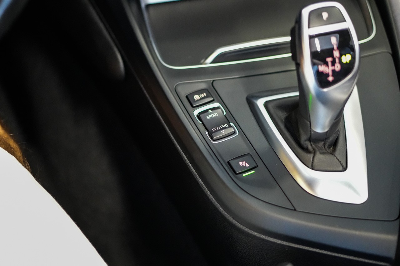 BMW M140i xDrive Steptronic-image-29