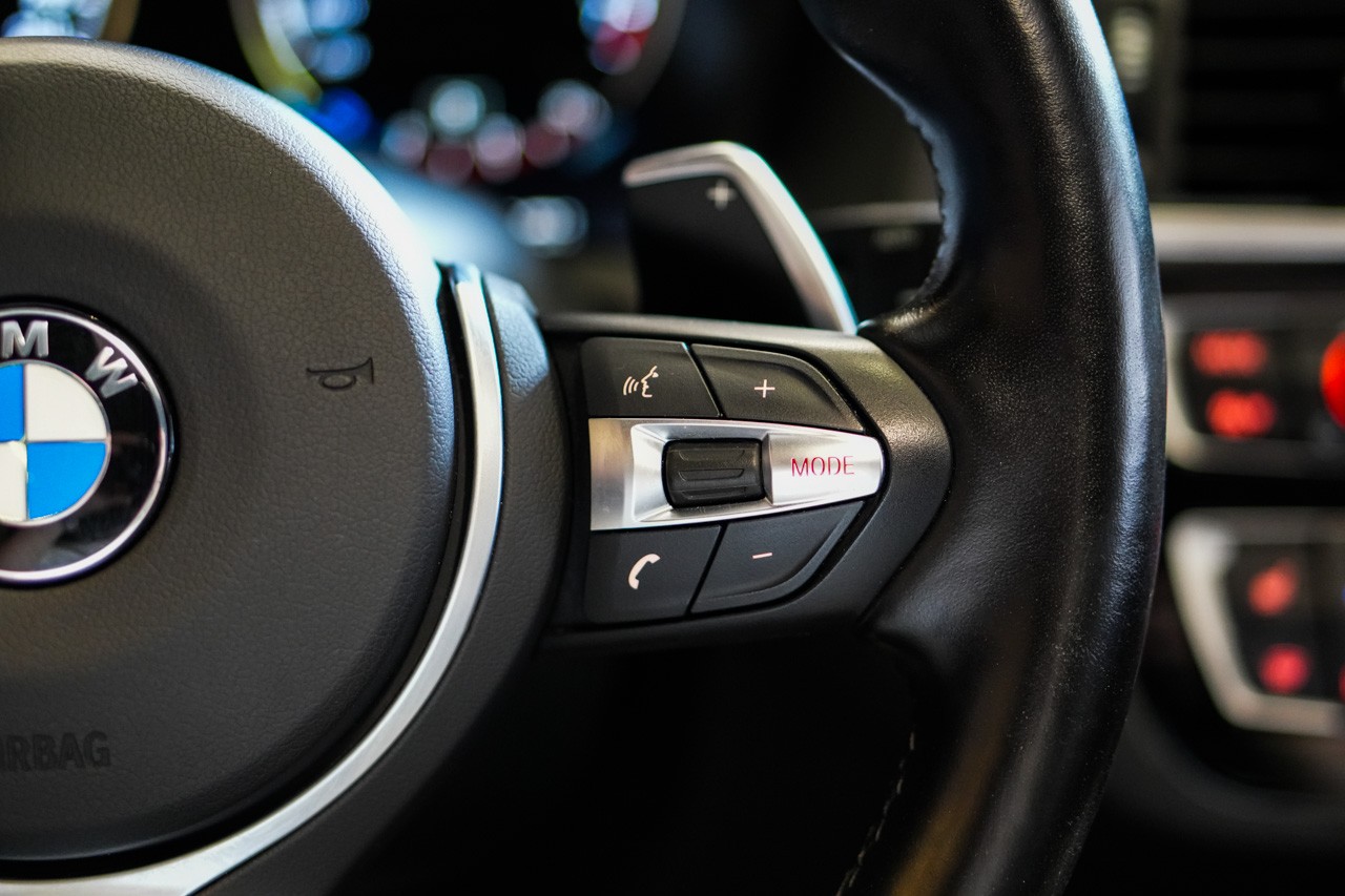 BMW M140i xDrive Steptronic-image-23