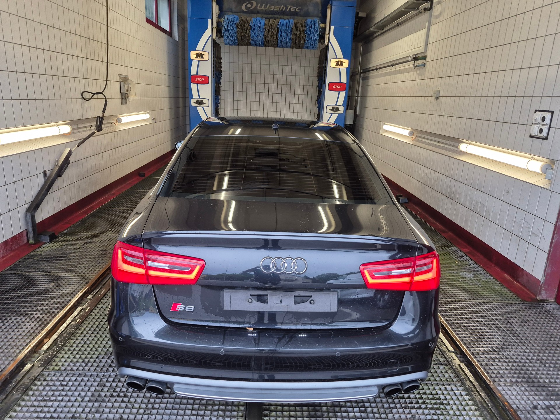 AUDI S6 Limousine 4.0 TFSI V8 quattro S-tronic-image-4