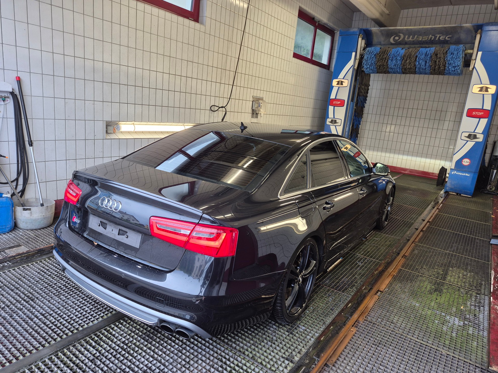 AUDI S6 Limousine 4.0 TFSI V8 quattro S-tronic-image-5