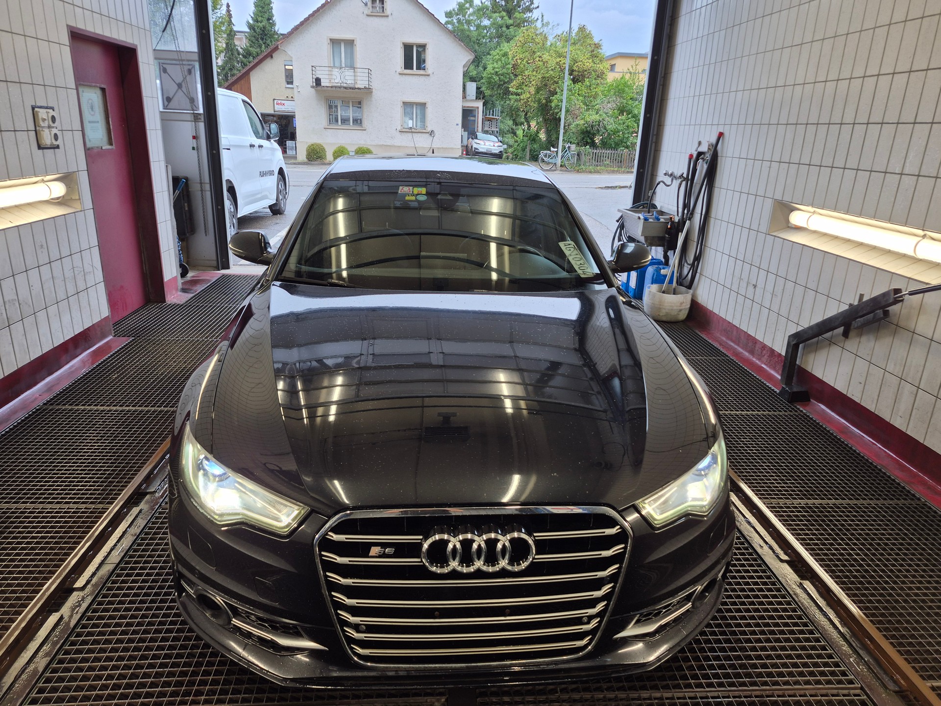 AUDI S6 Limousine 4.0 TFSI V8 quattro S-tronic-image-1