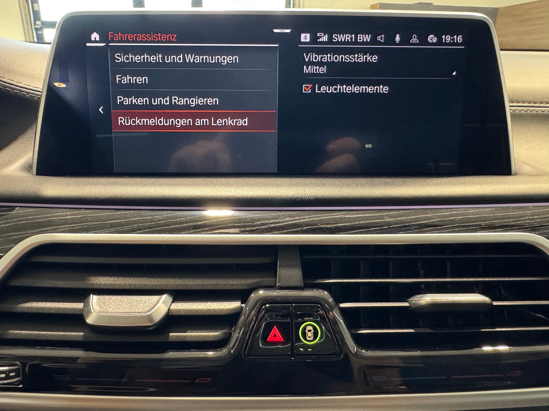 BMW 750i xDrive Steptronic-image-30