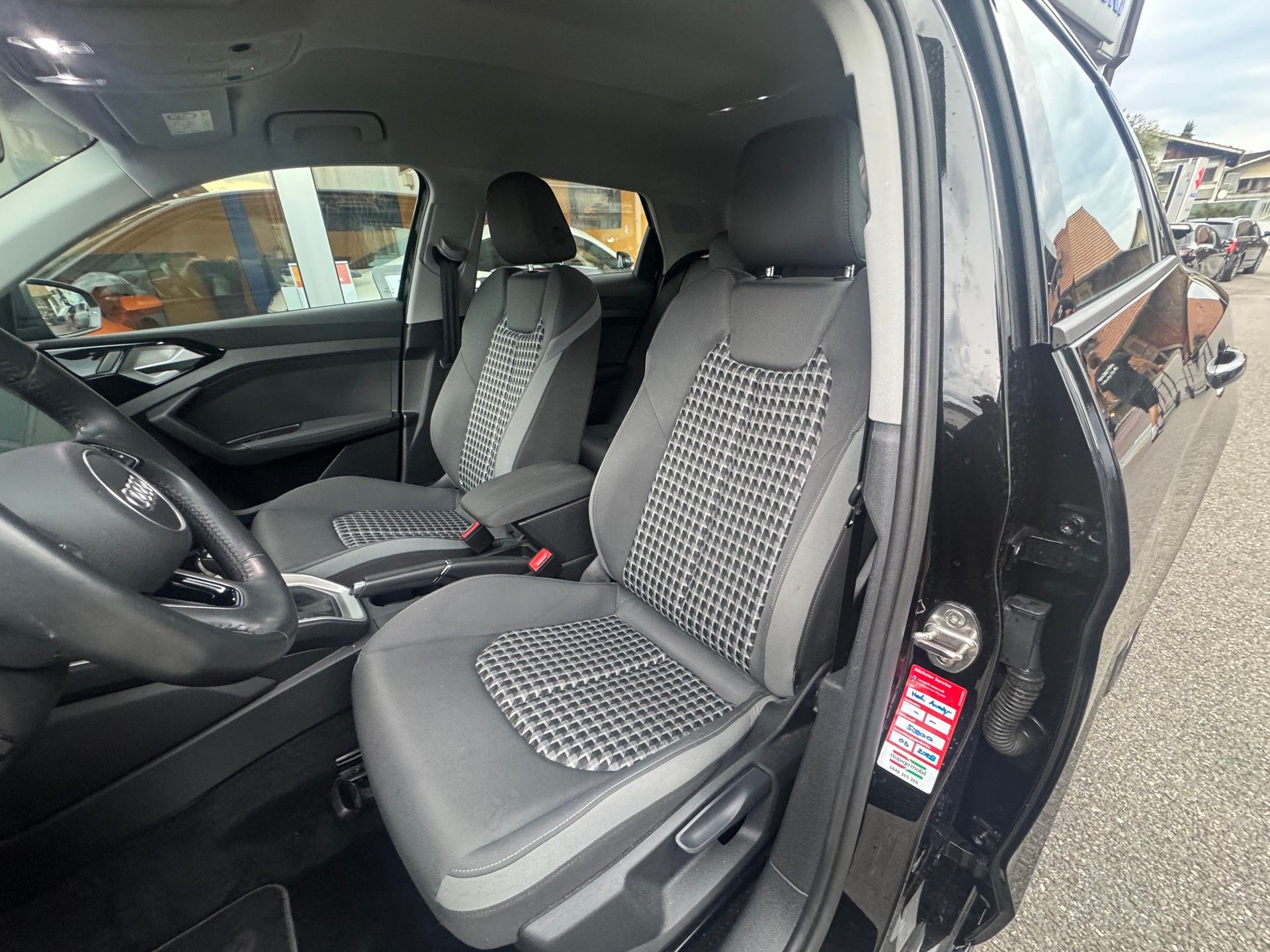 AUDI A1 Sportback 30 TFSI advanced S-tronic-image-5
