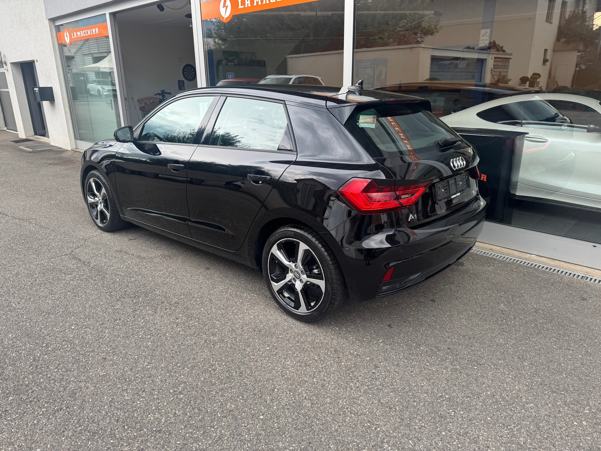 AUDI A1 Sportback 30 TFSI advanced S-tronic-showroom-element-2