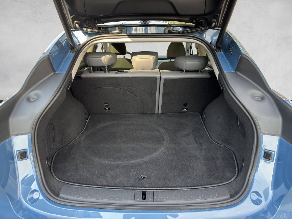 MG IM6 100 kWh Performance 21 4WD-image-5