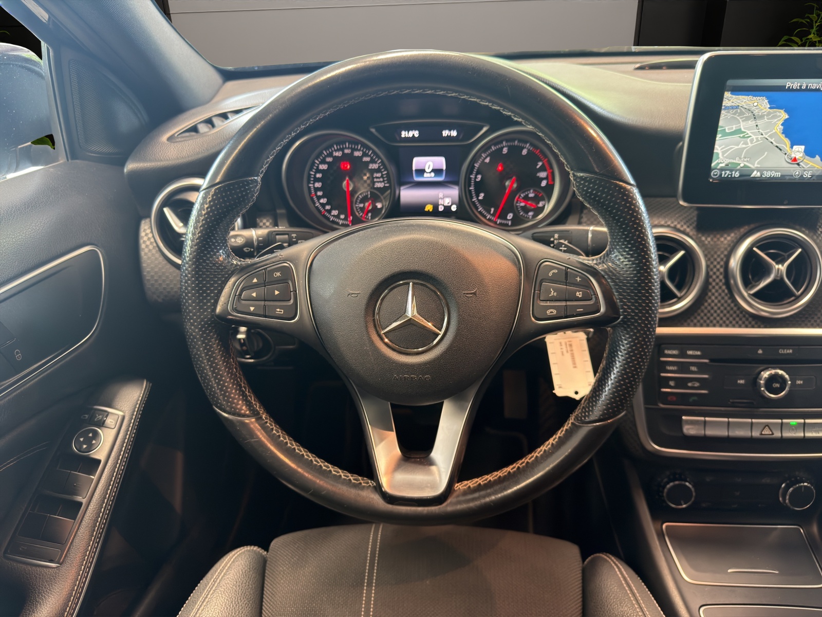 MERCEDES-BENZ A 200 7G-DCT-image-10