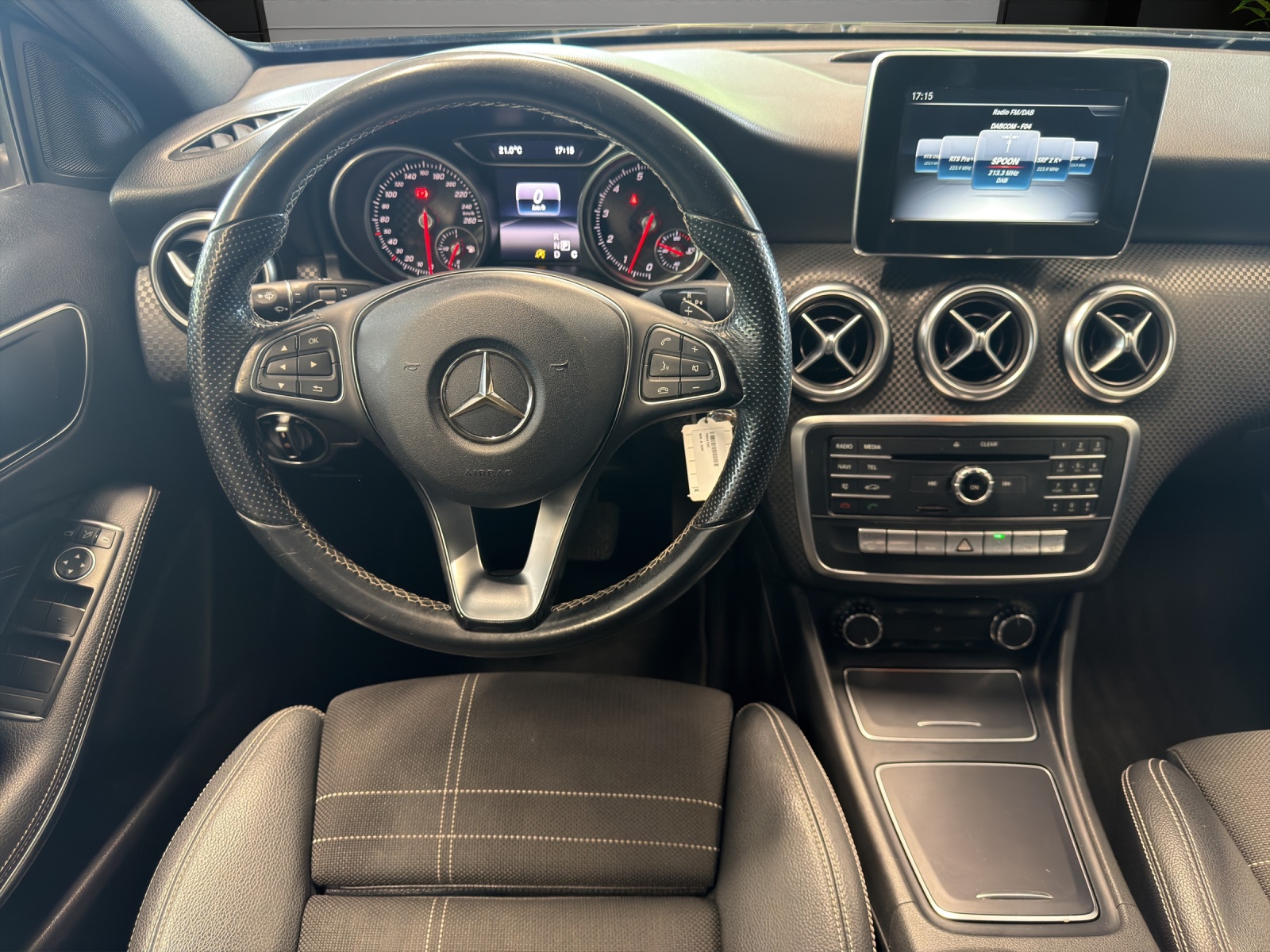 Image MERCEDES-BENZ A-200 A 200 7G-DCT