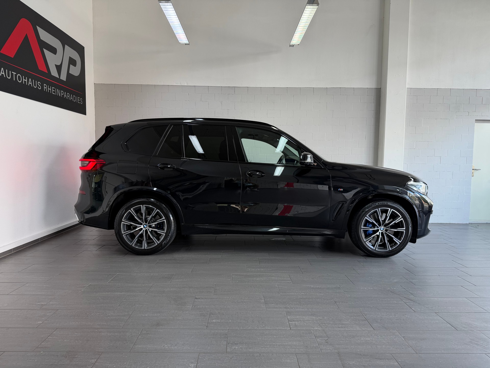 BMW X5 xDrive 30d Steptronic * 7 Plätzer *-image-2