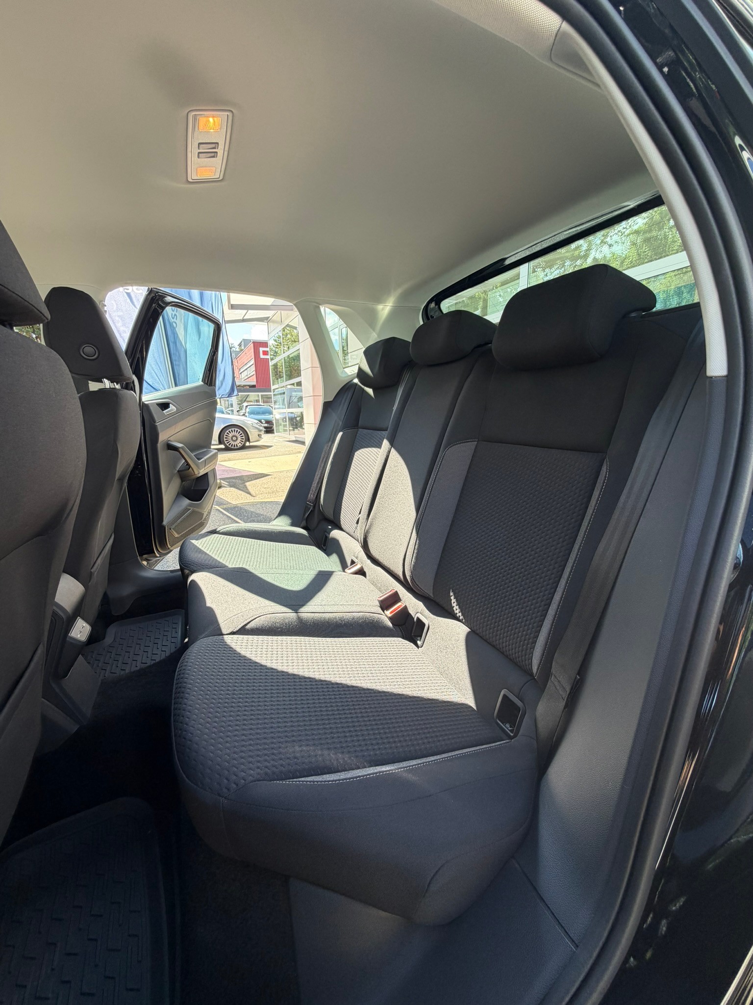 VW Polo 1.0 TSI Life-image-11