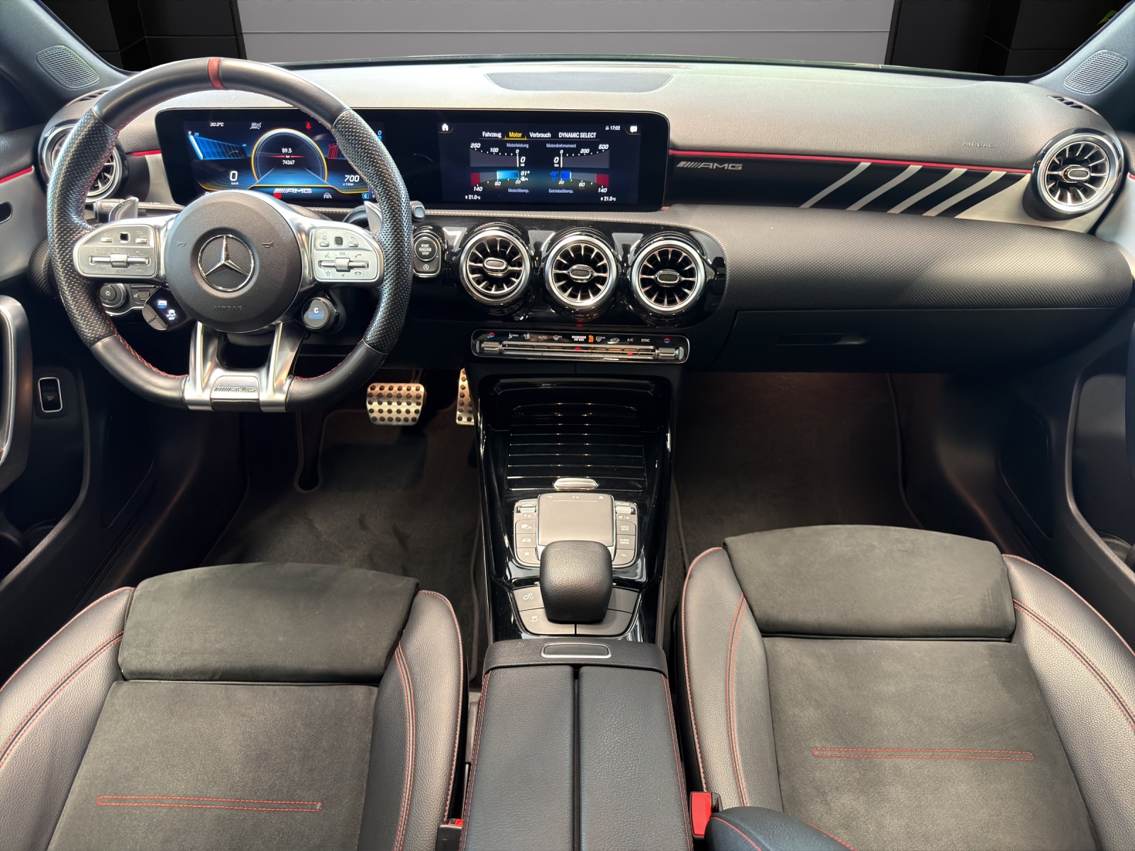 MERCEDES-BENZ A 35 AMG 4Matic-image-6