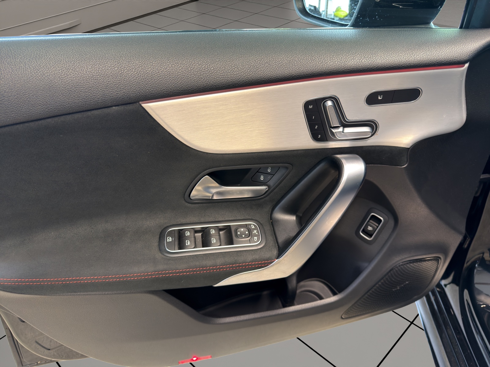 MERCEDES-BENZ A 35 AMG 4Matic-image-10
