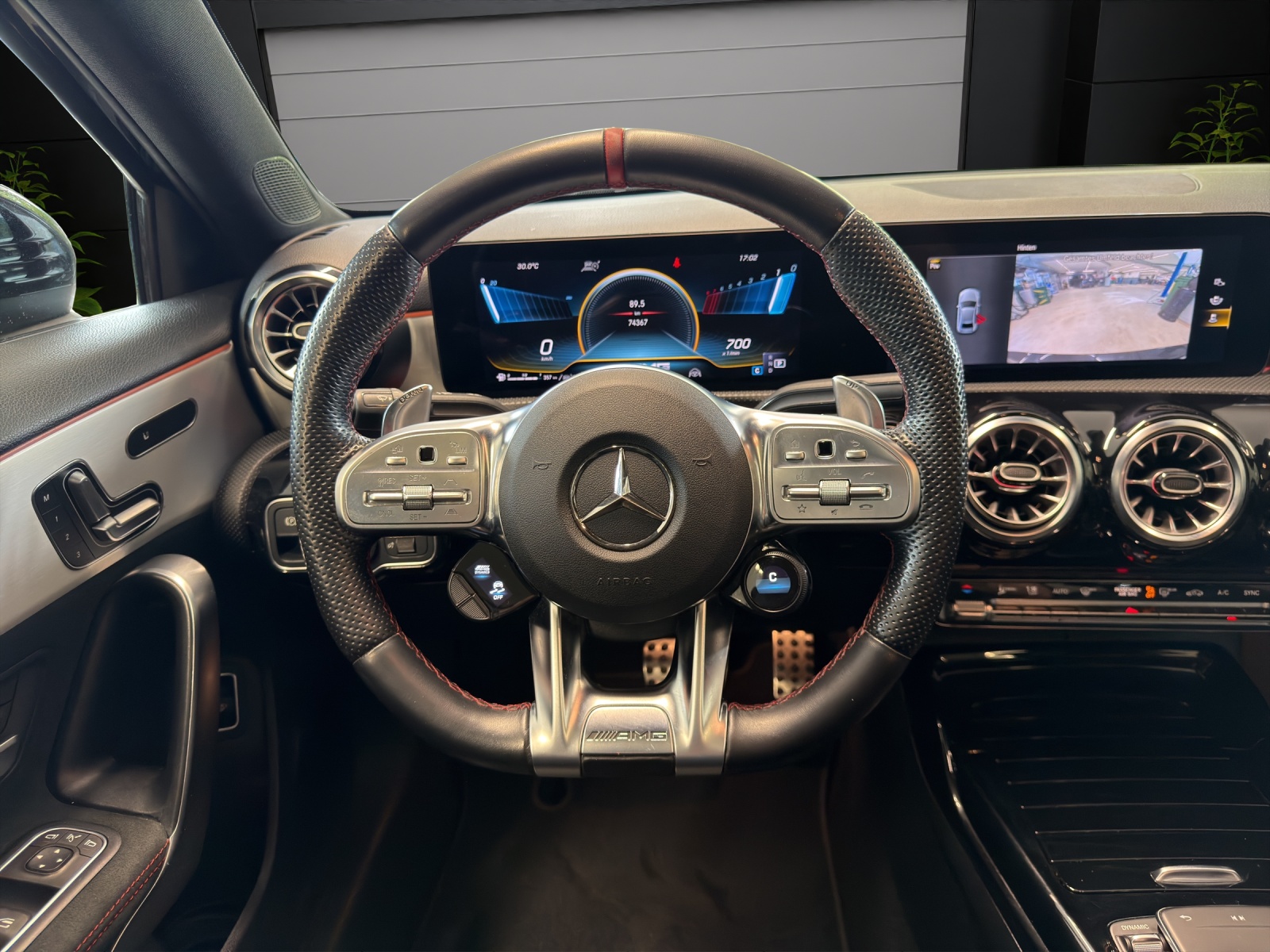 MERCEDES-BENZ A 35 AMG 4Matic-image-8