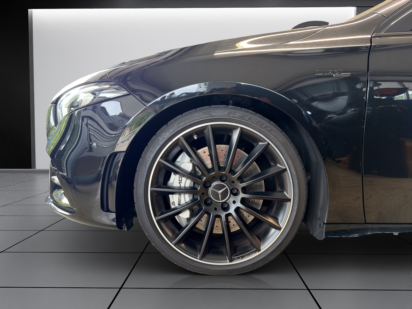 MERCEDES-BENZ A 35 AMG 4Matic-image-5