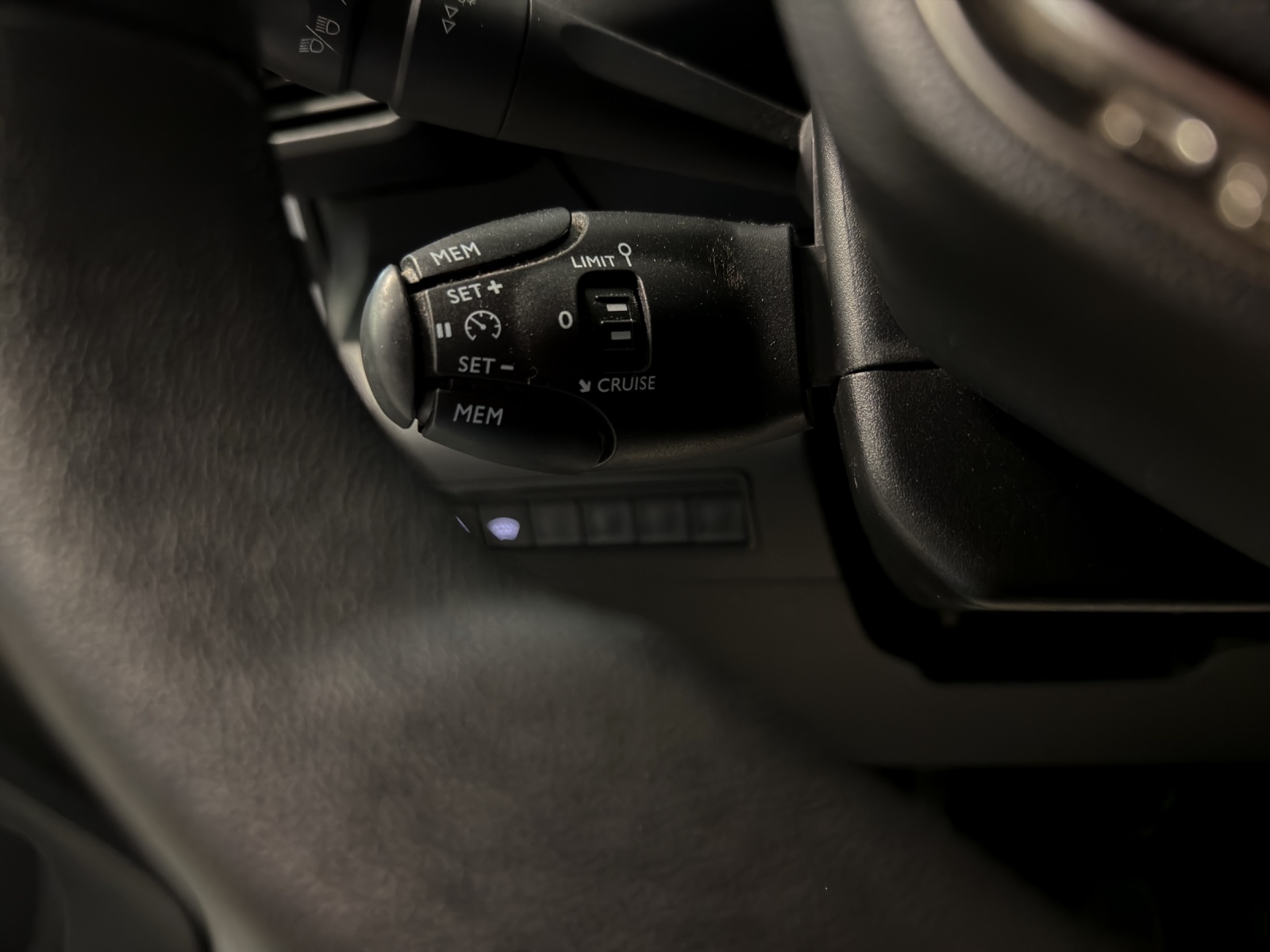 PEUGEOT Partner 1.6 Blue HDi Pro 650kg-image-11