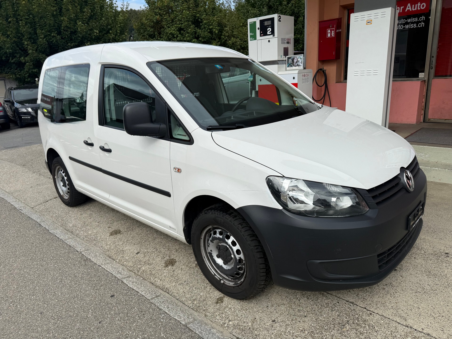 VW Caddy 1.2TSI Entry-image-2