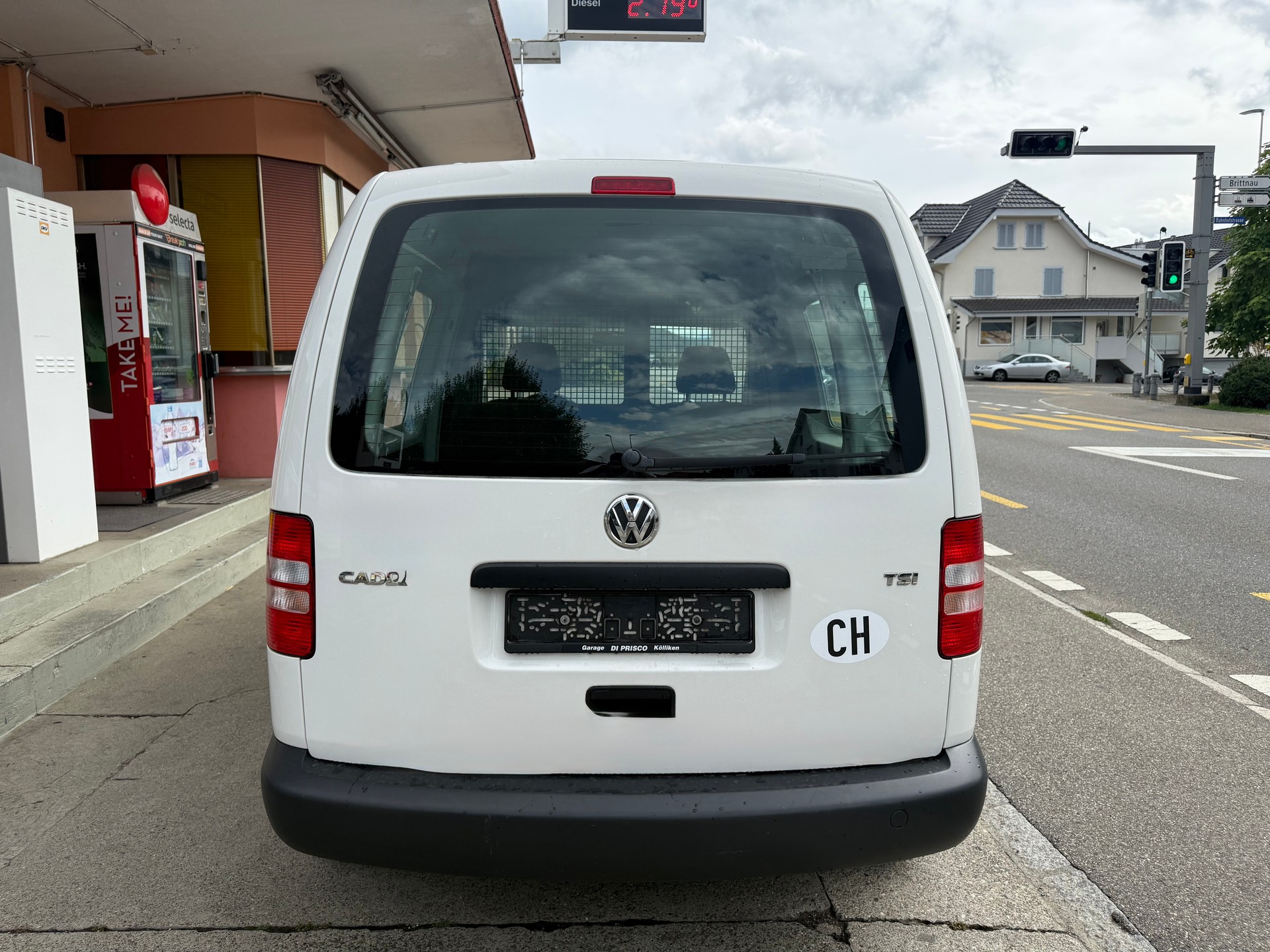 VW Caddy 1.2TSI Entry-image-4