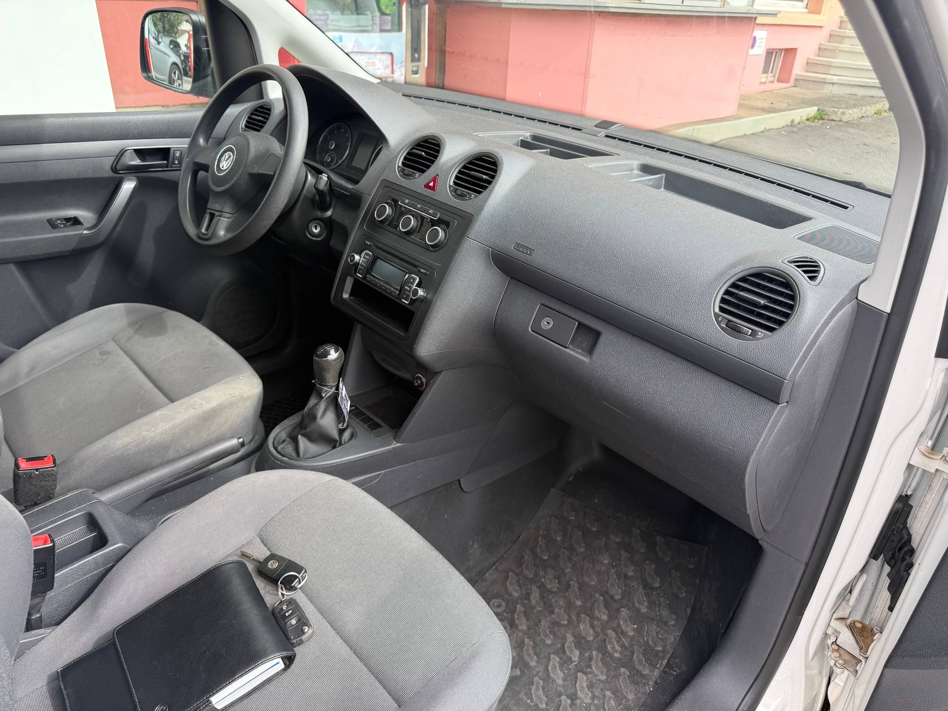 VW Caddy 1.2TSI Entry-image-9