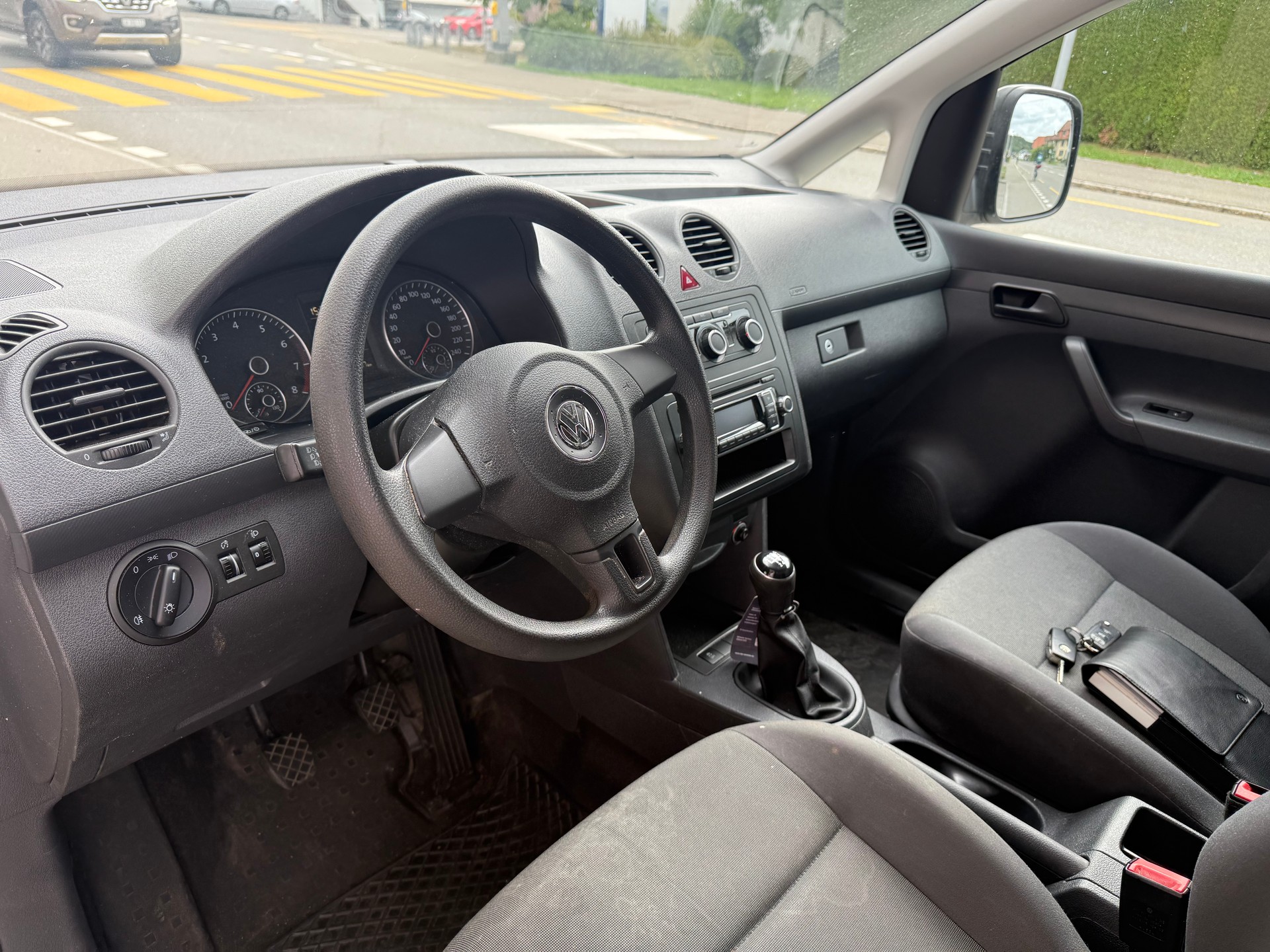 VW Caddy 1.2TSI Entry-image-11