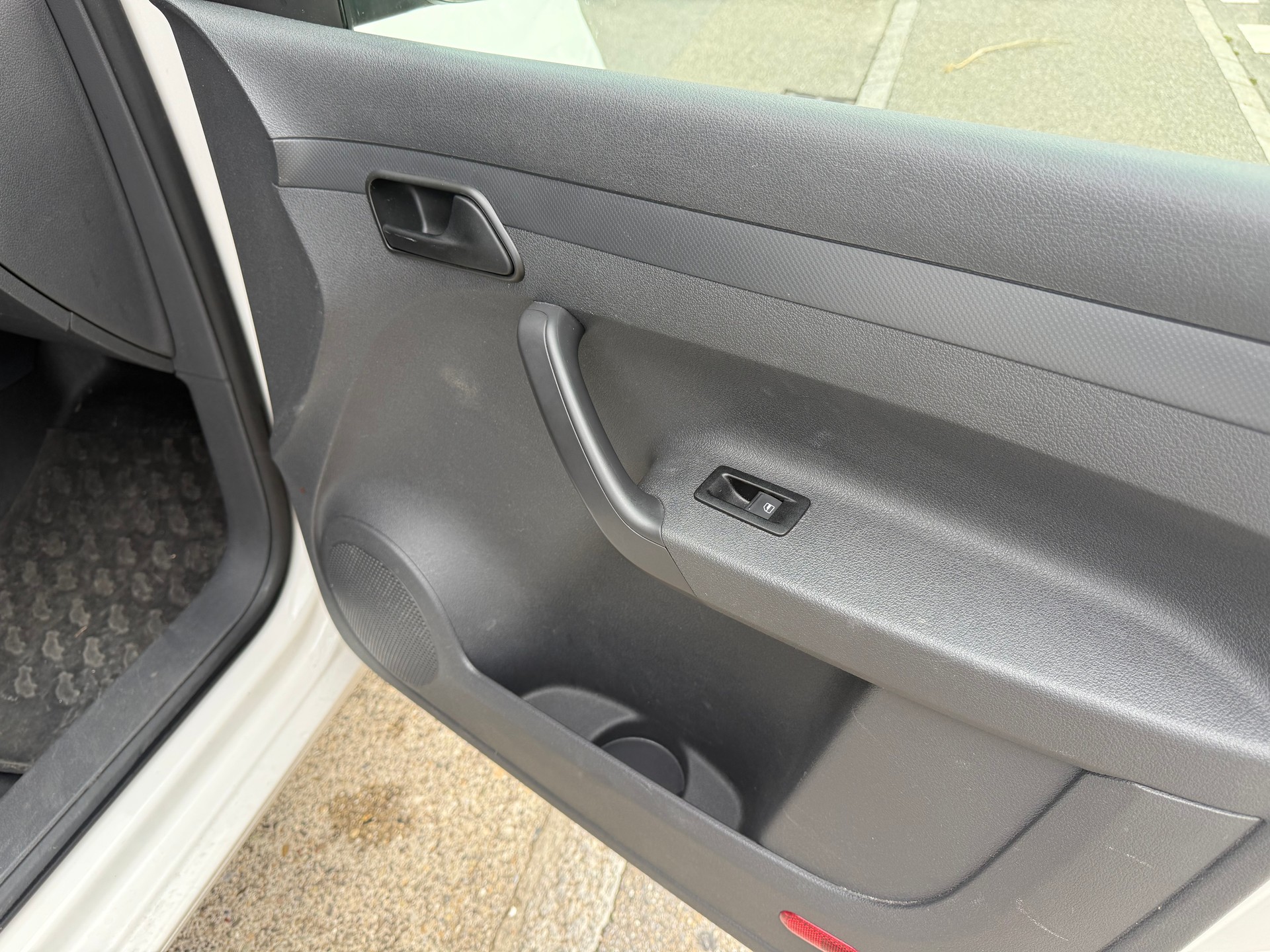 VW Caddy 1.2TSI Entry-image-7