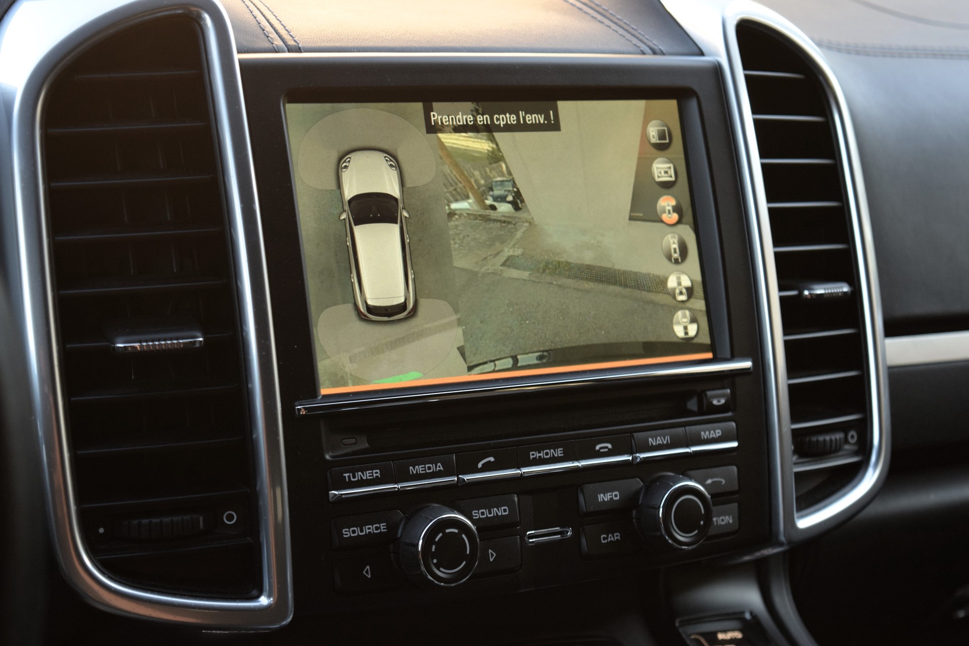 PORSCHE Cayenne Turbo S-image-2