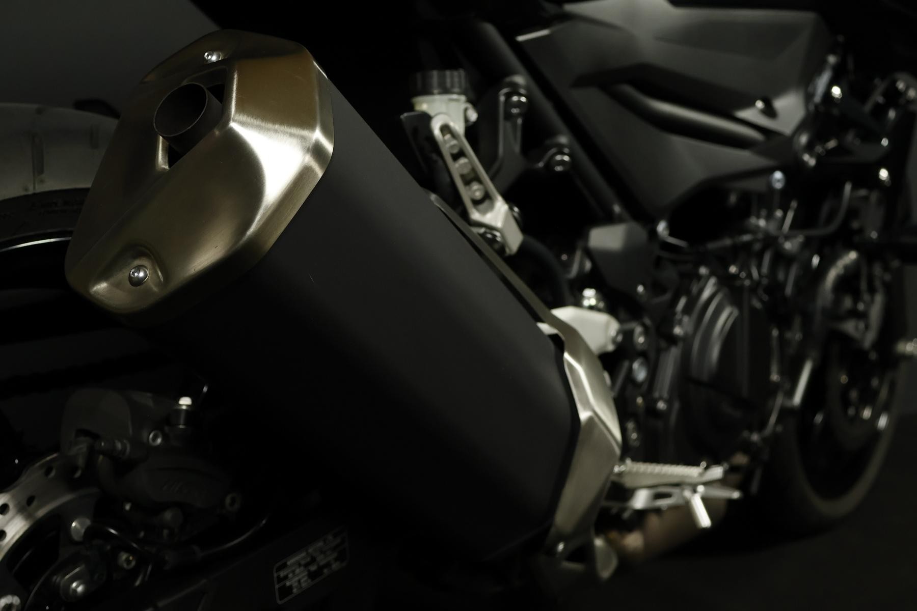 KAWASAKI Z 400-image-8
