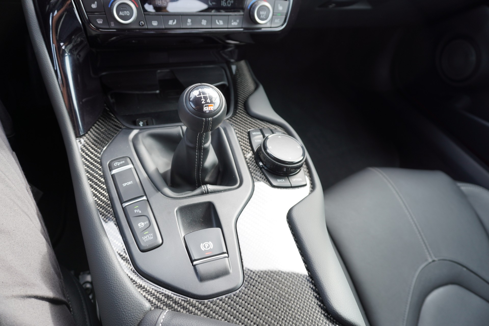 TOYOTA Supra GR 3.0i Turbo Premium-image-11