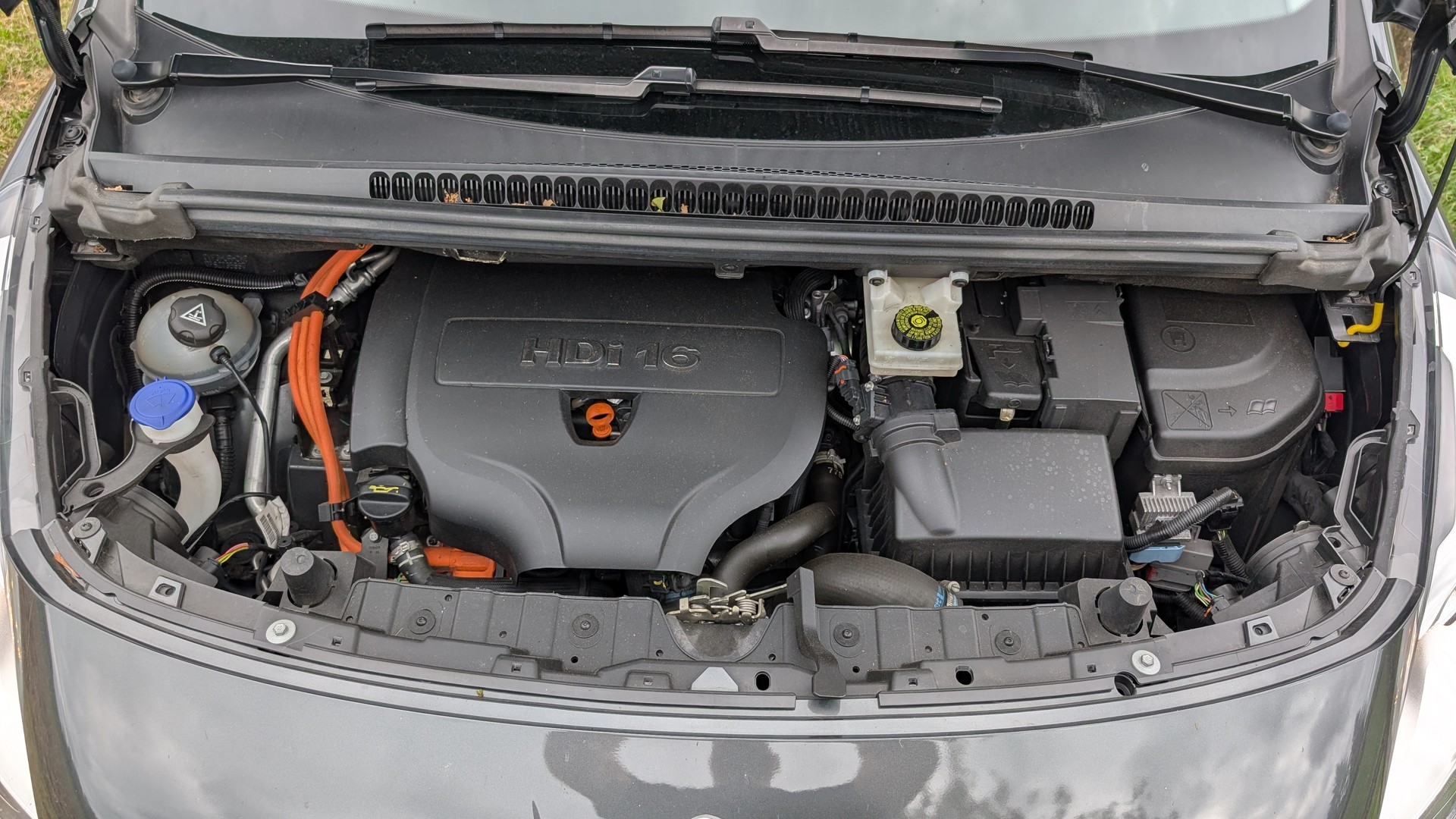 PEUGEOT 3008 HYbrid4 2.0 HDI ETG6-image-9