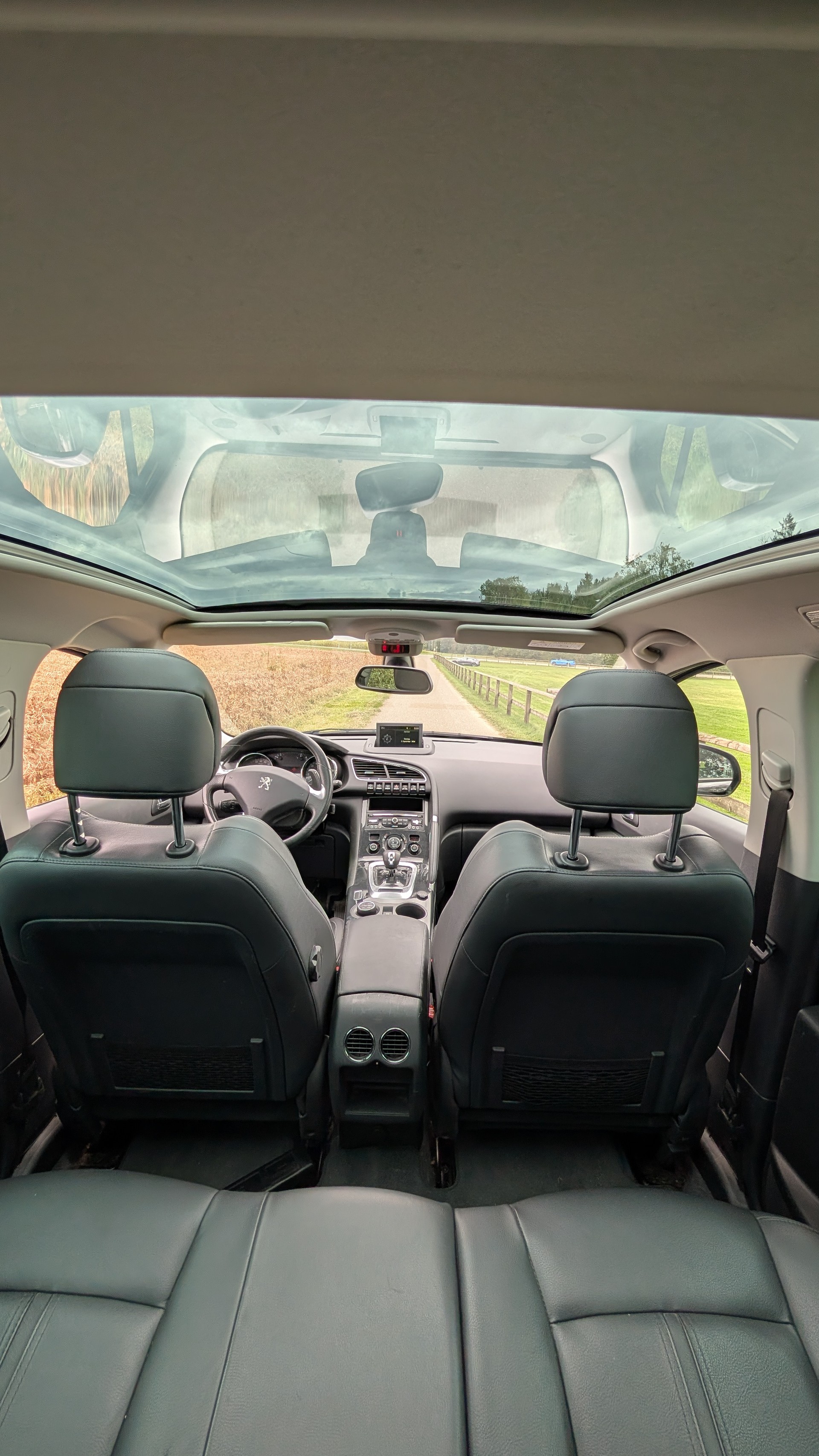 PEUGEOT 3008 HYbrid4 2.0 HDI ETG6-image-4