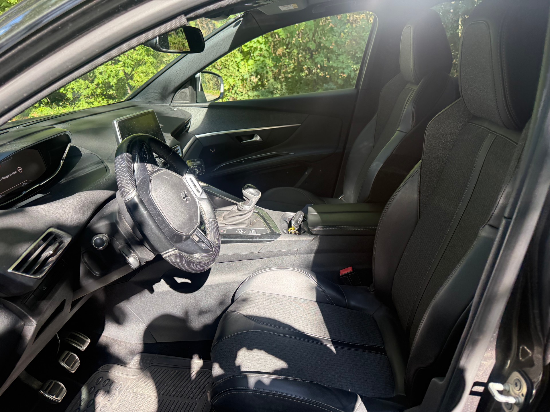 PEUGEOT 3008 1.2 PureTech GT Line-image-7