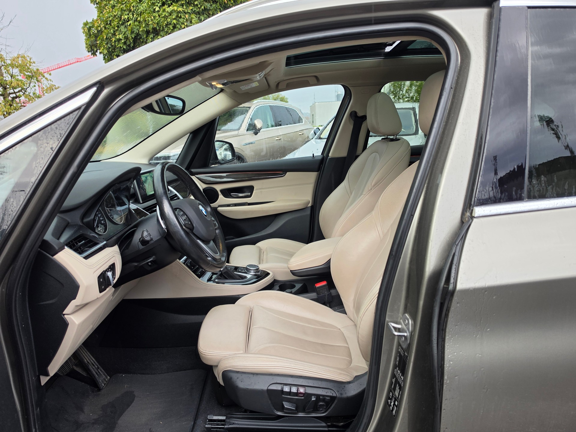 BMW 220d xDrive Active Tourer Luxury Line Steptronic-image-9