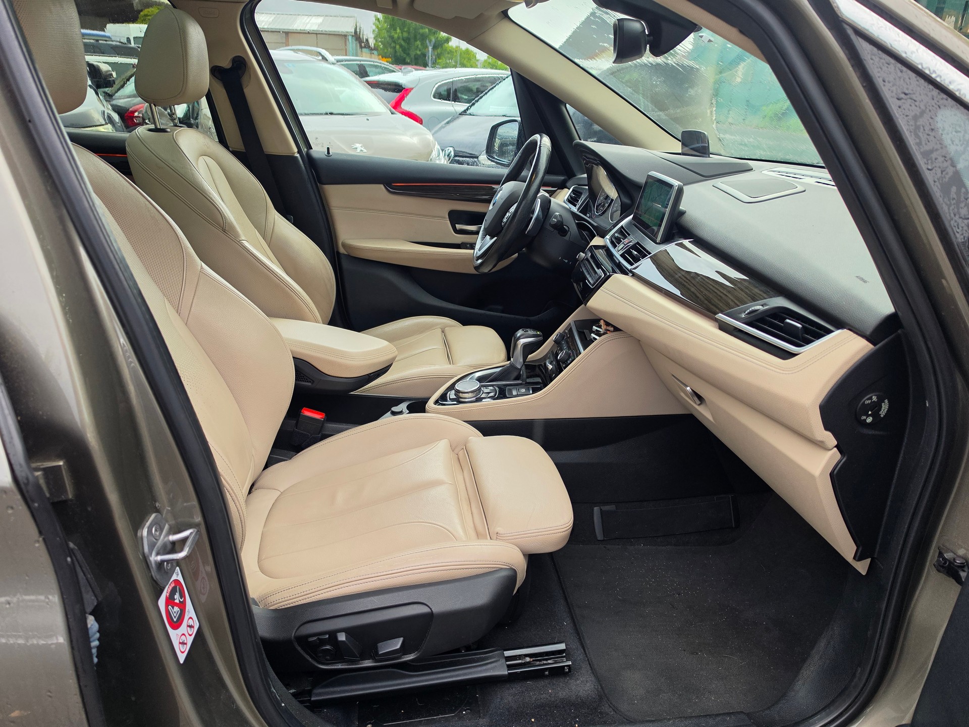 BMW 220d xDrive Active Tourer Luxury Line Steptronic-image-10
