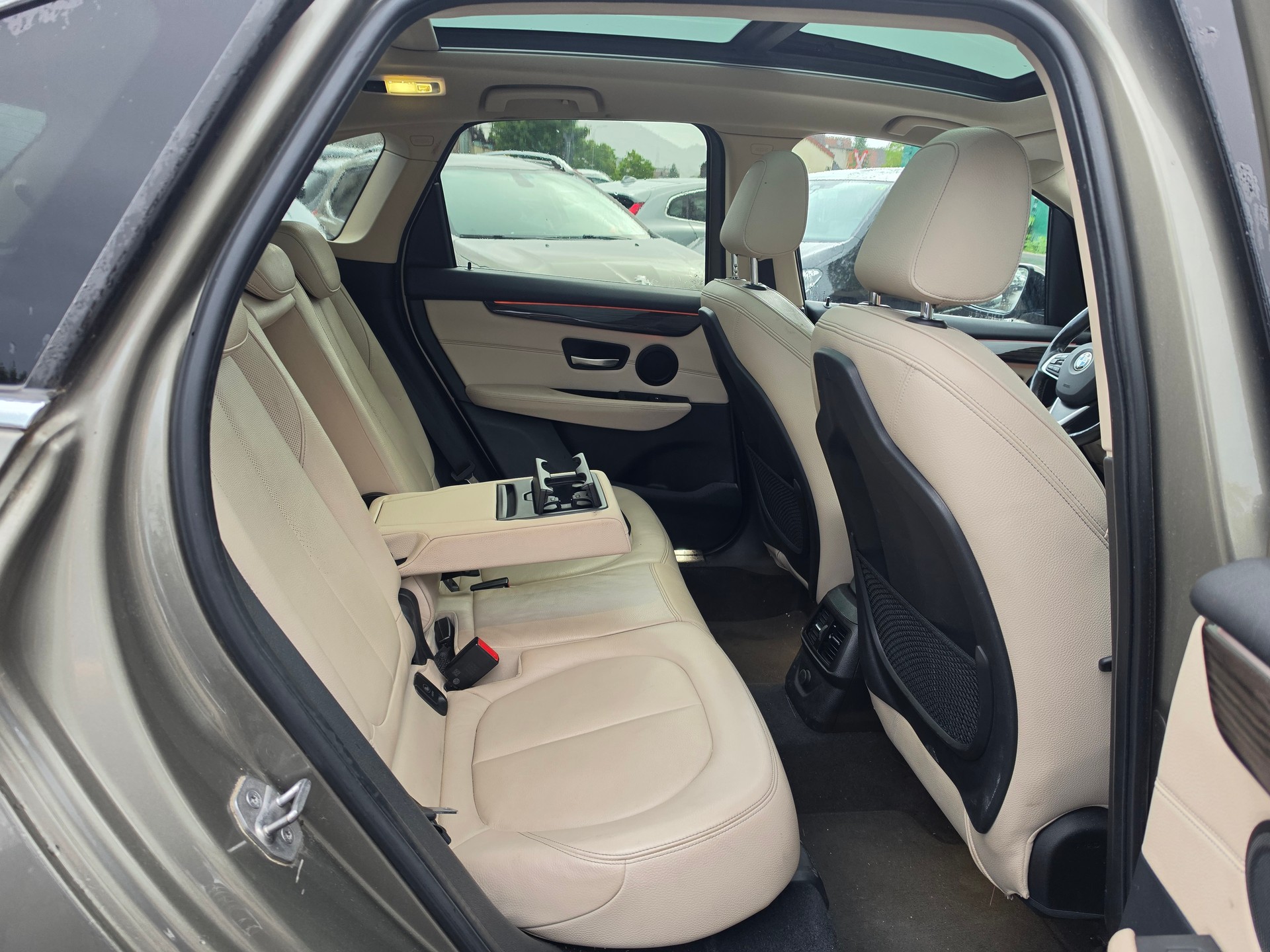 BMW 220d xDrive Active Tourer Luxury Line Steptronic-image-12