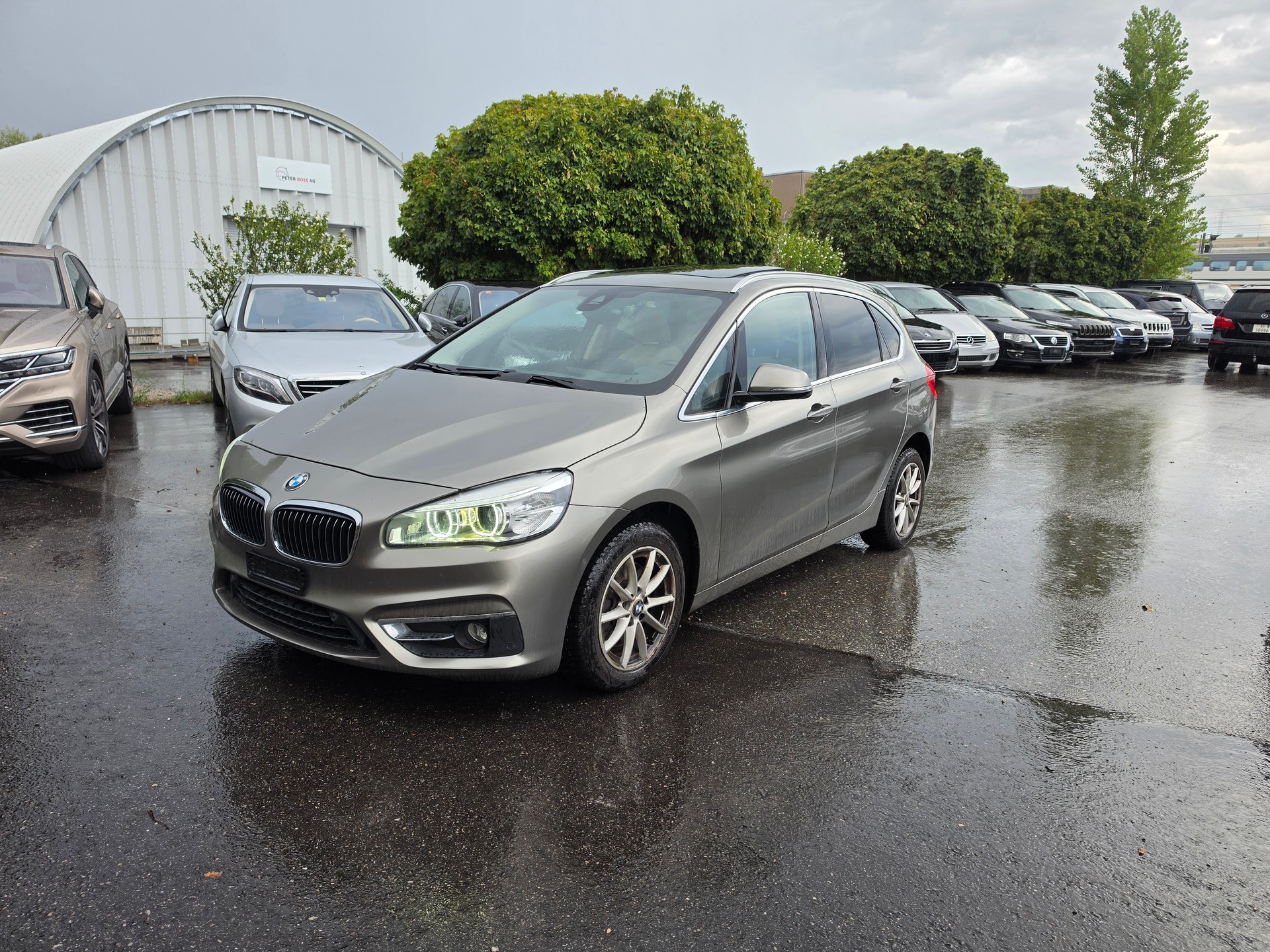 BMW 220d xDrive Active Tourer Luxury Line Steptronic-image-0