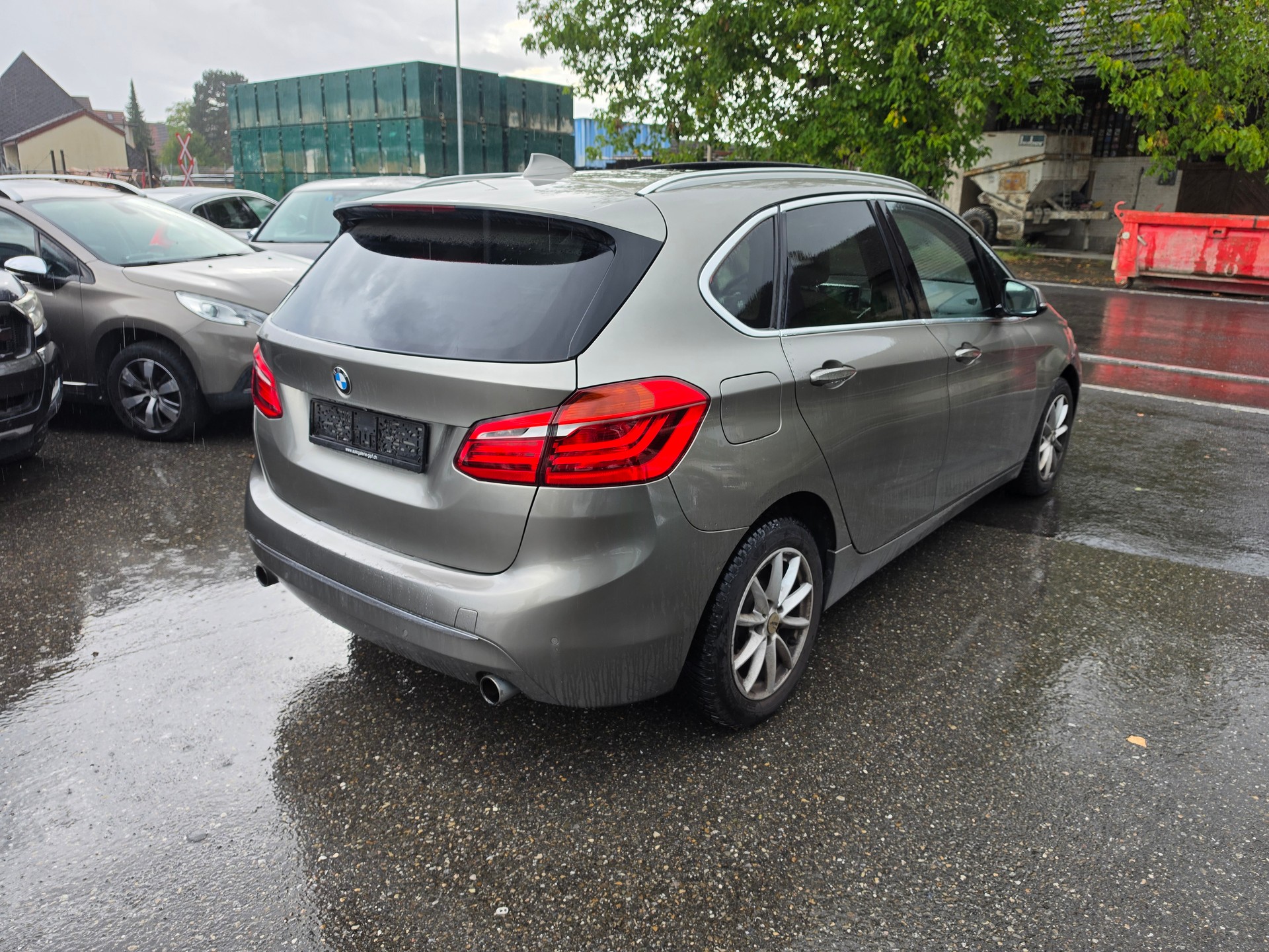 BMW 220d xDrive Active Tourer Luxury Line Steptronic-image-4
