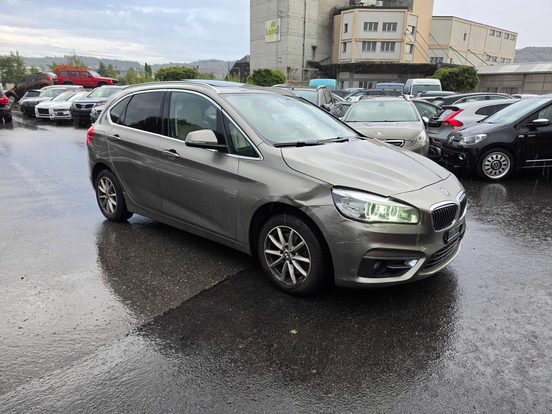 BMW 220d xDrive Active Tourer Luxury Line Steptronic-image-6