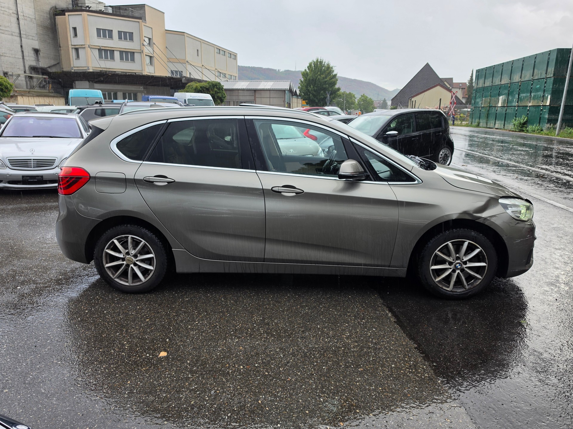 BMW 220d xDrive Active Tourer Luxury Line Steptronic-image-5