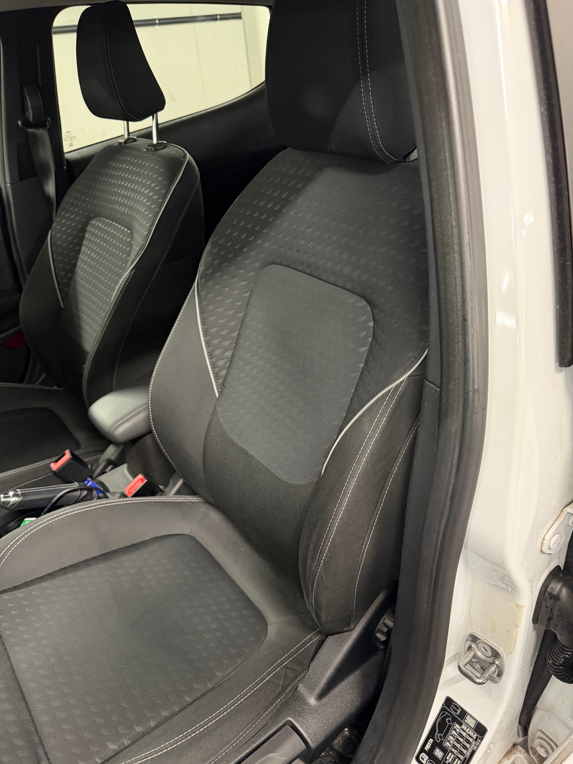 FORD 1.0 EcoB Titanium-image-4