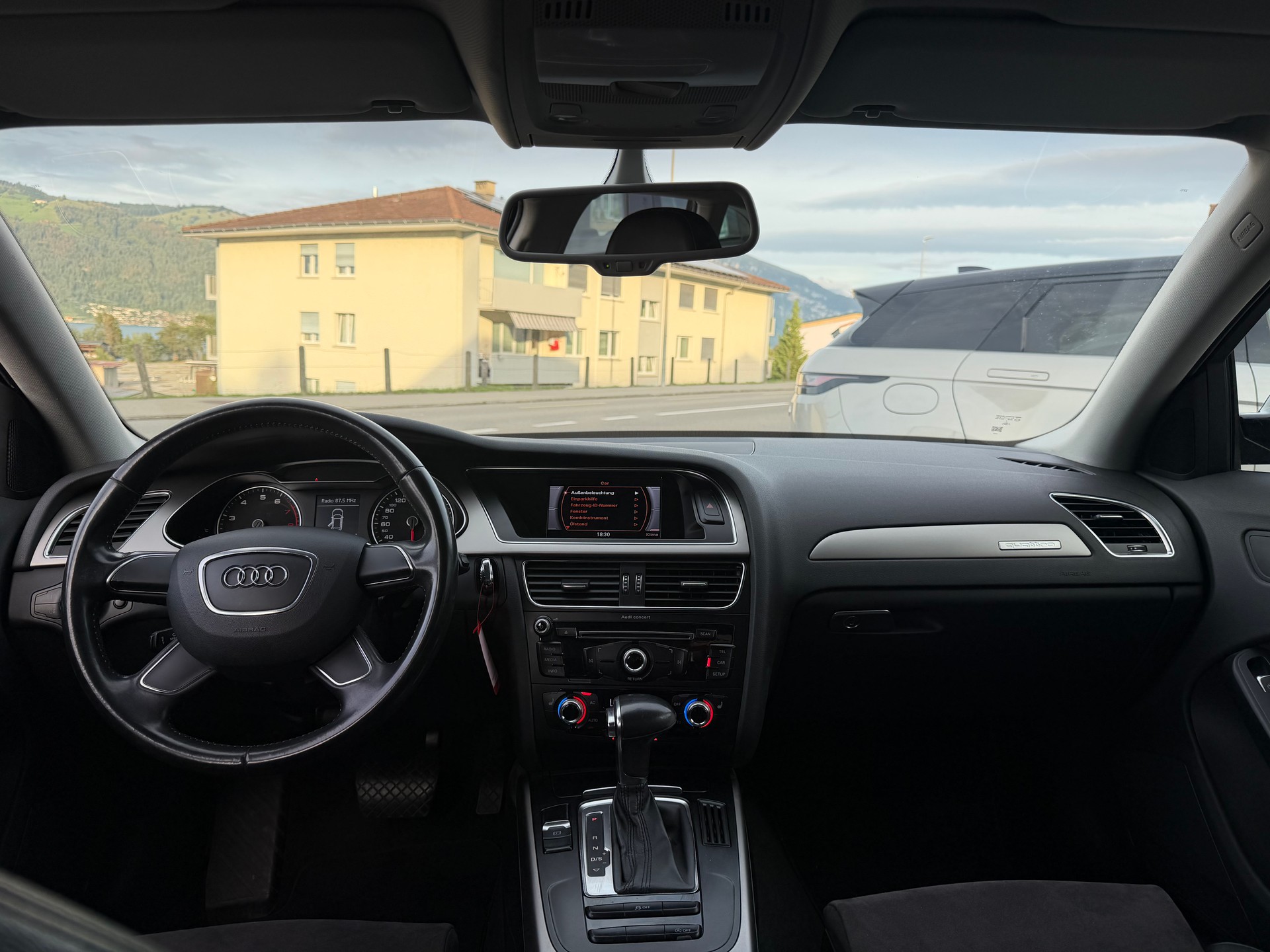 AUDI A4 Avant 2.0 TFSI quattro s-tronic-image-4