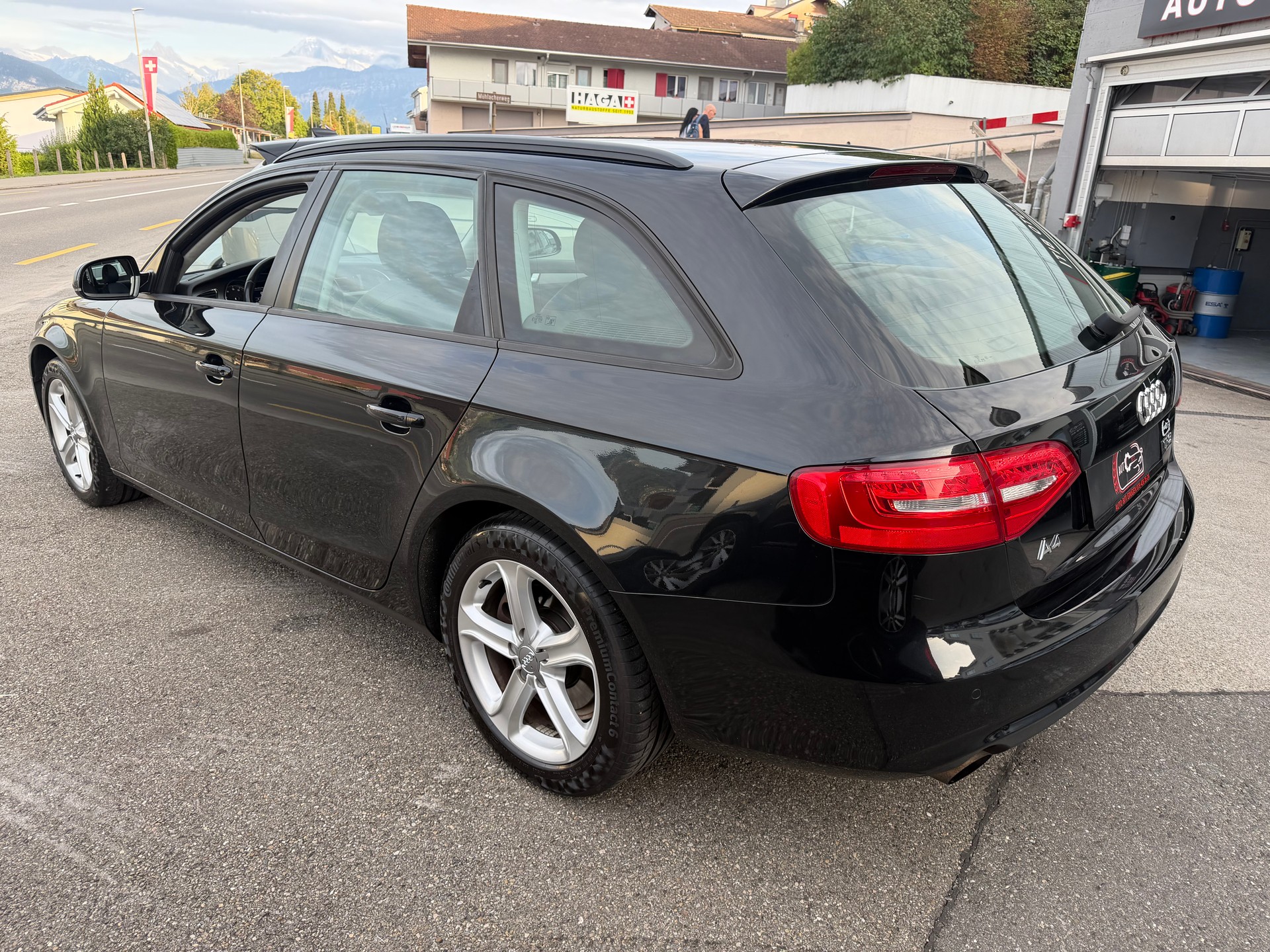 AUDI A4 Avant 2.0 TFSI quattro s-tronic-image-3