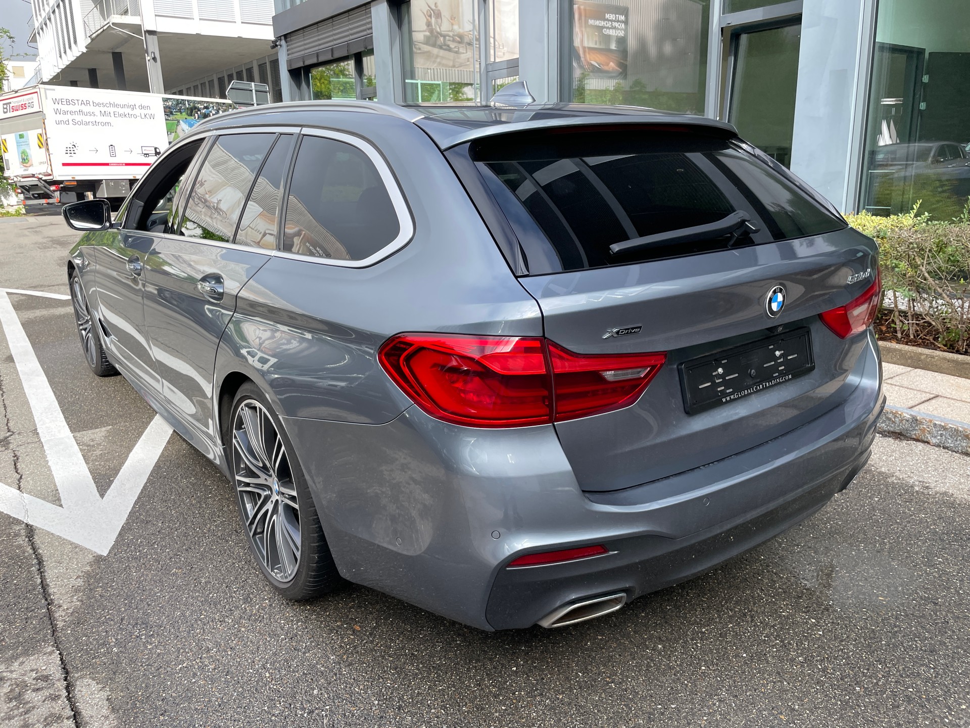 BMW 520d xDrive Touring Steptronic mit M Sportpaket-image-2