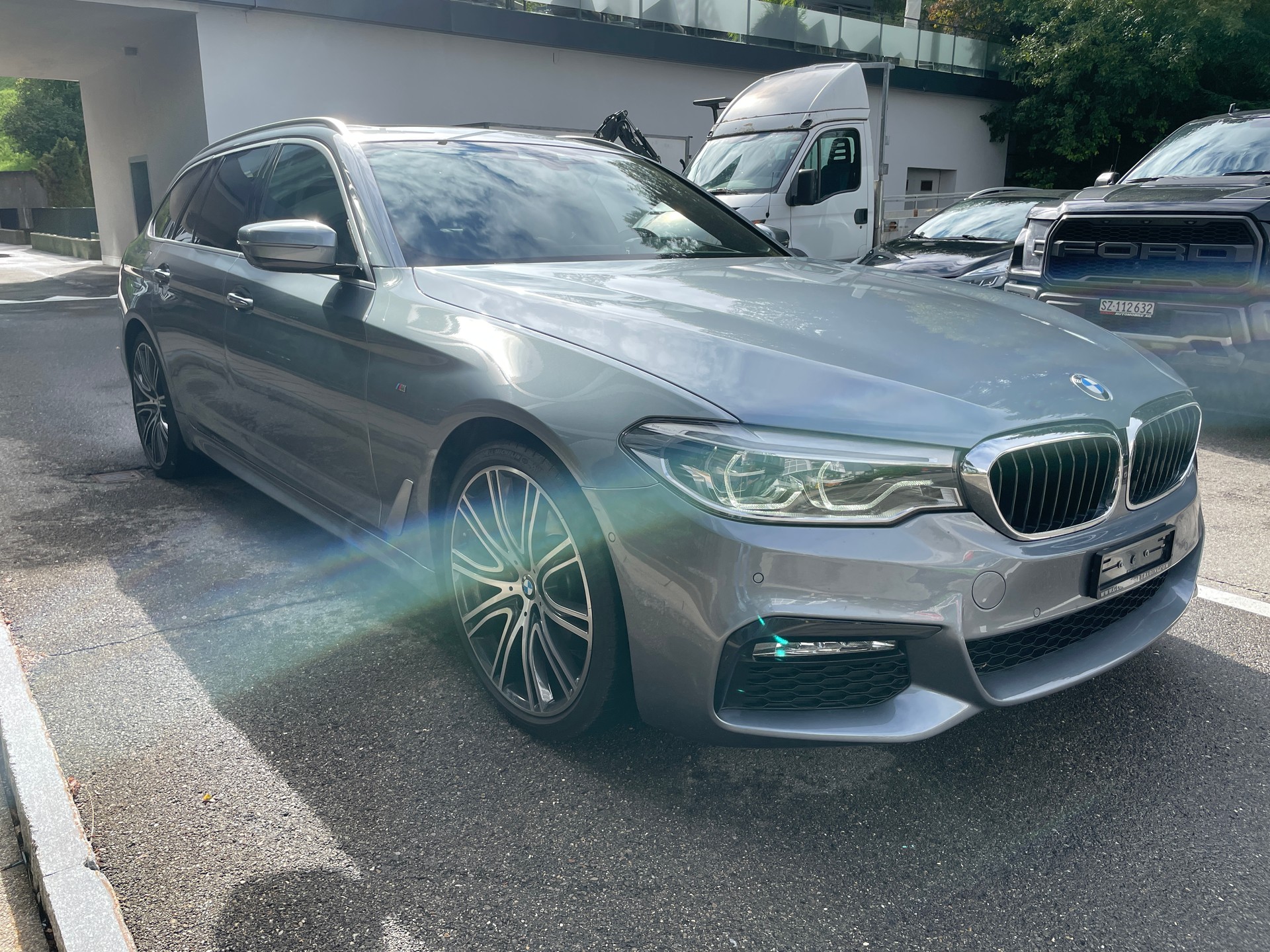 BMW 520d xDrive Touring Steptronic mit M Sportpaket-image-6