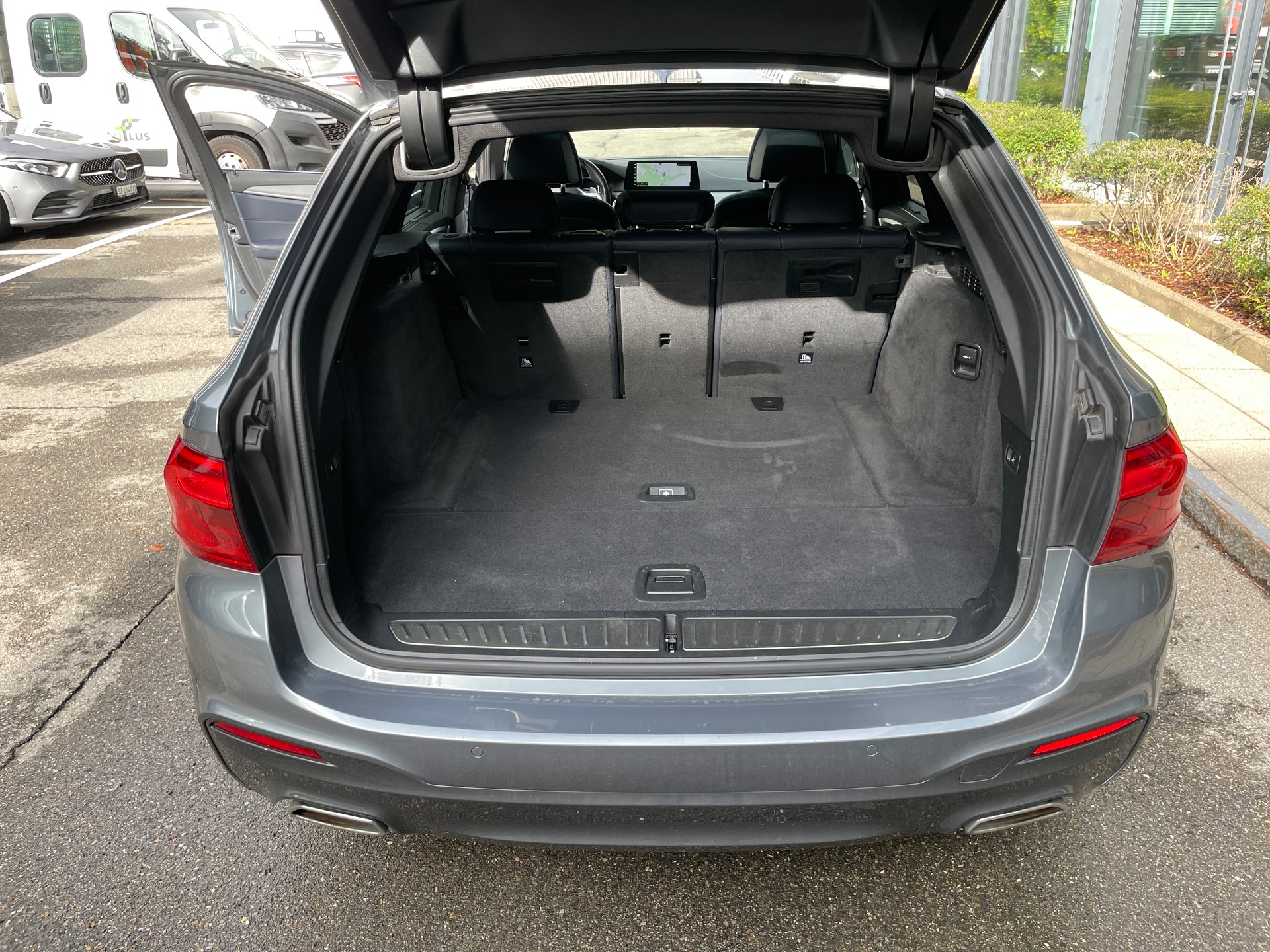BMW 520d xDrive Touring Steptronic mit M Sportpaket-image-4