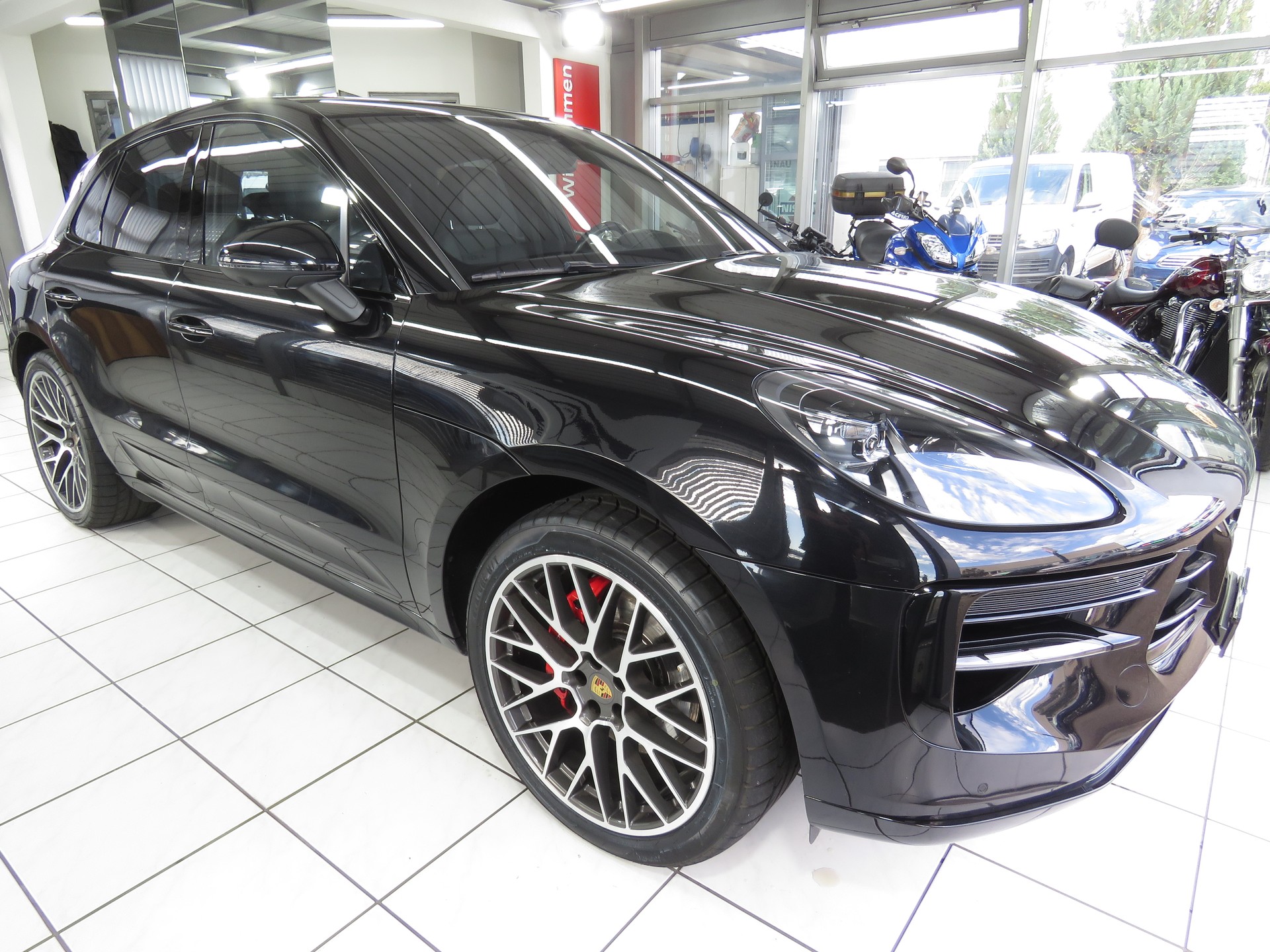 PORSCHE Macan GTS PDK-image-2