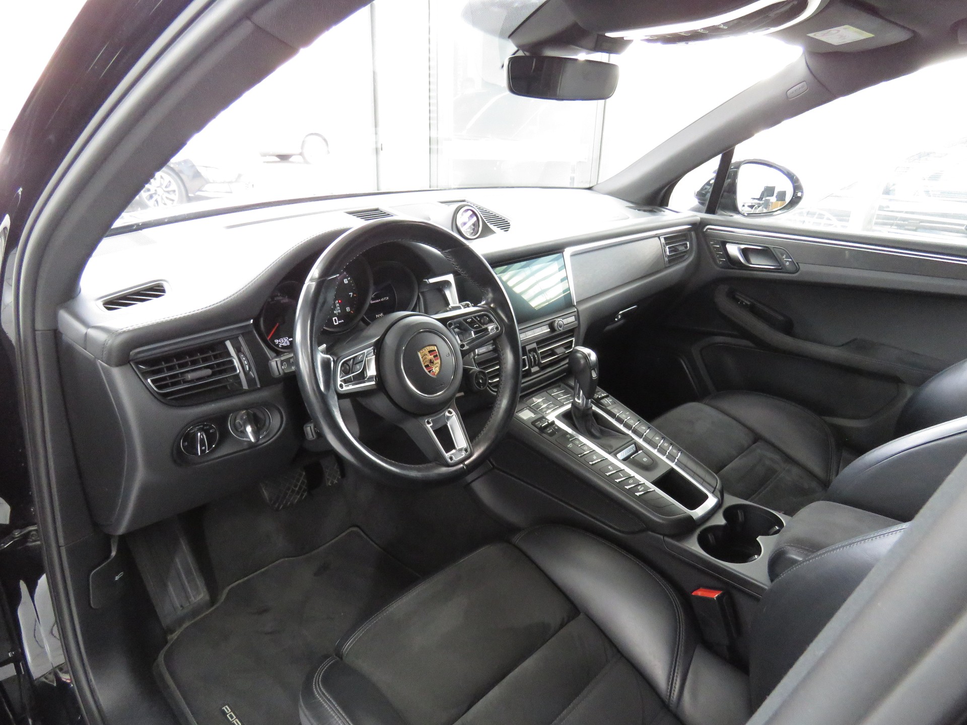 PORSCHE Macan GTS PDK-image-6