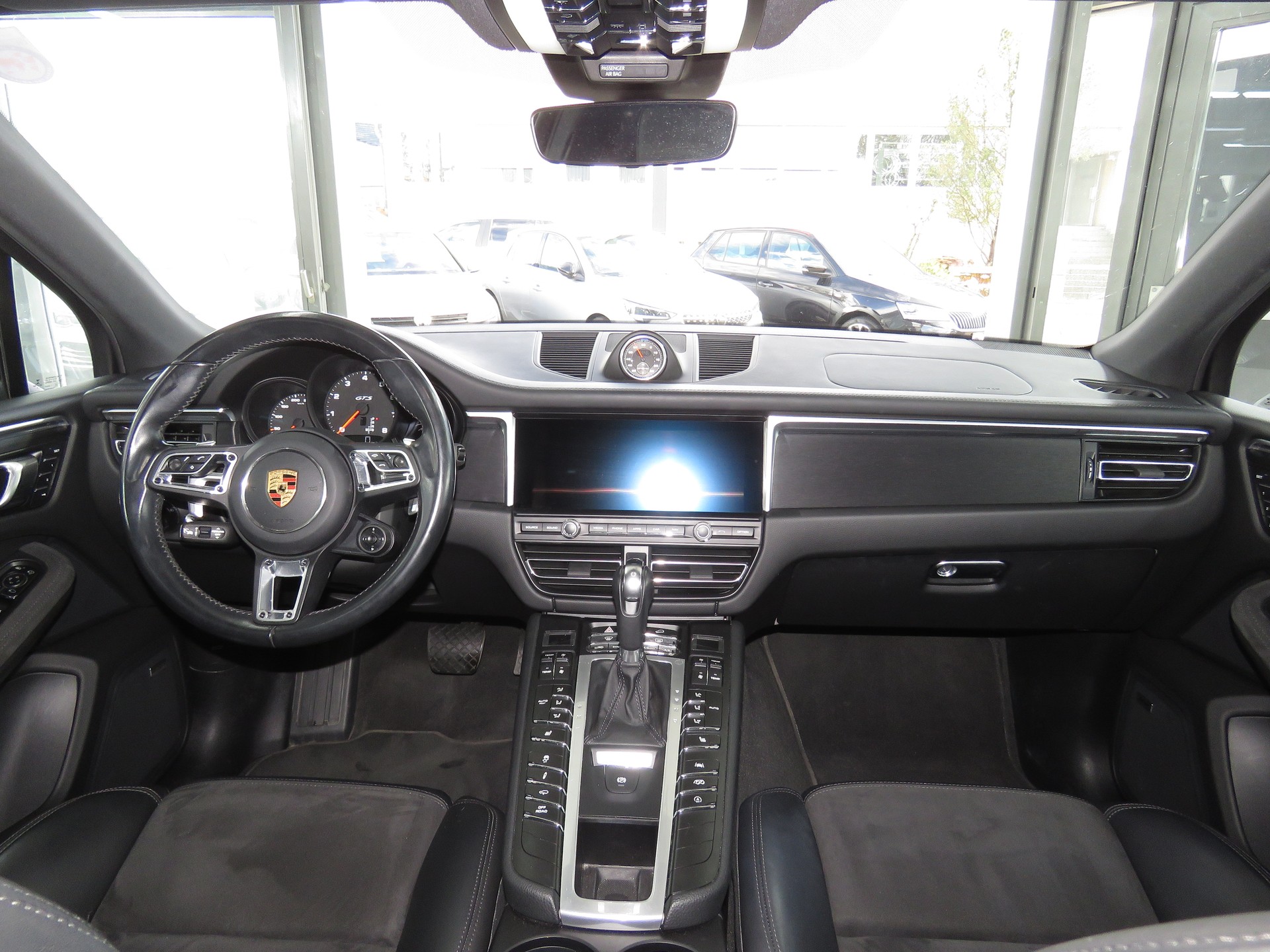 PORSCHE Macan GTS PDK-image-13