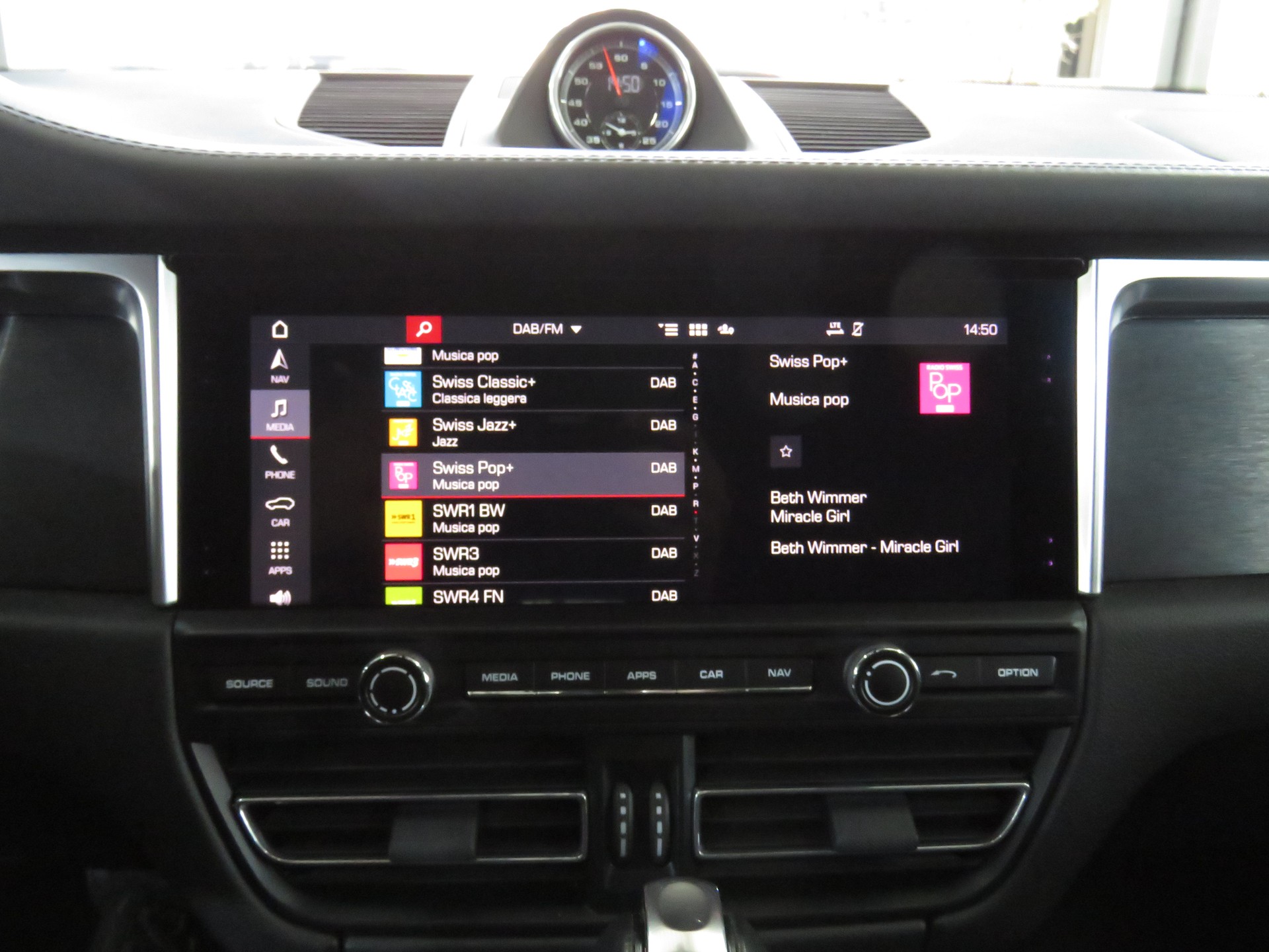 PORSCHE Macan GTS PDK-image-22