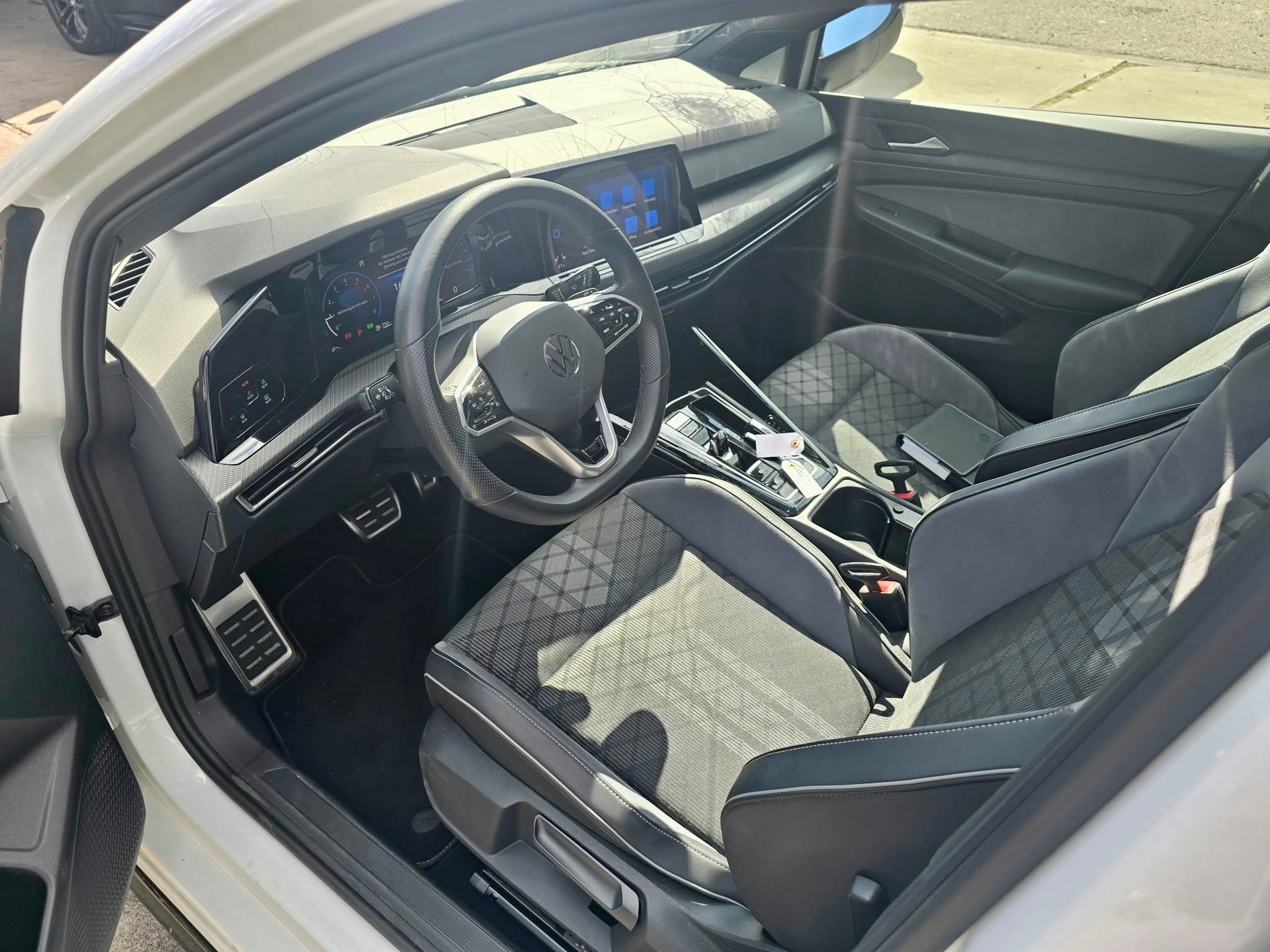 VW VIII e-TSI R-Line 75 Edition DSG, 150 PS-image-10