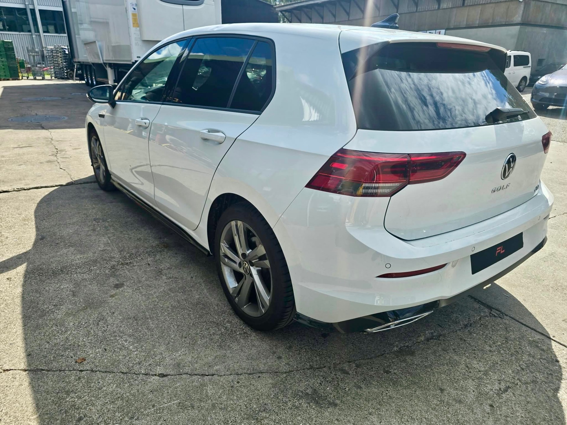 VW VIII e-TSI R-Line 75 Edition DSG, 150 PS-image-5