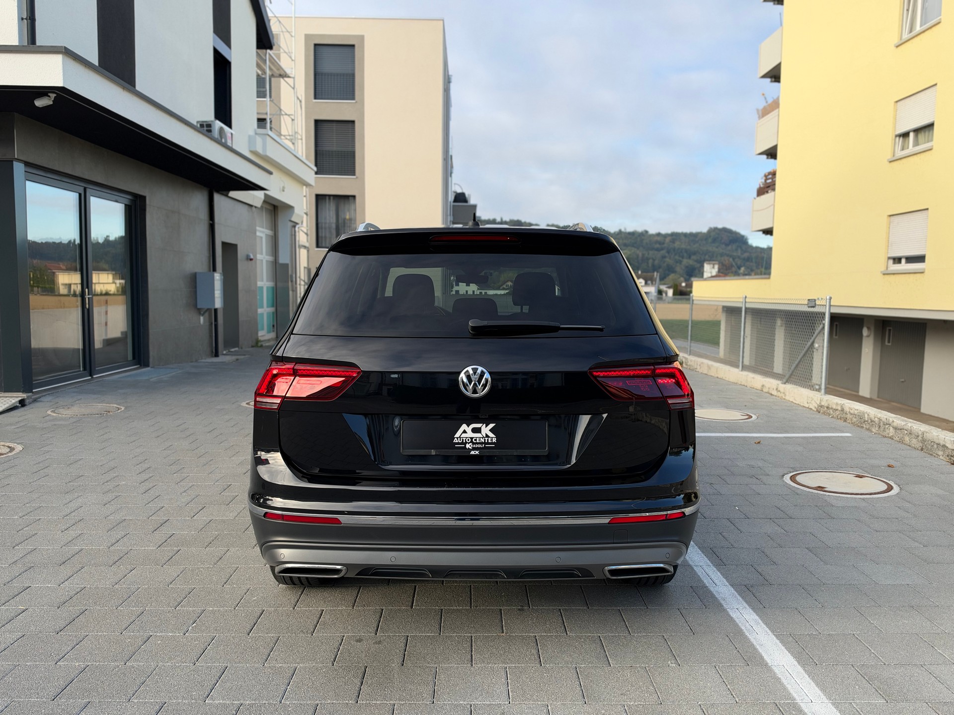 VW Tiguan Allspace 2.0 TDI SCR Highline 4Motion DSG-image-3